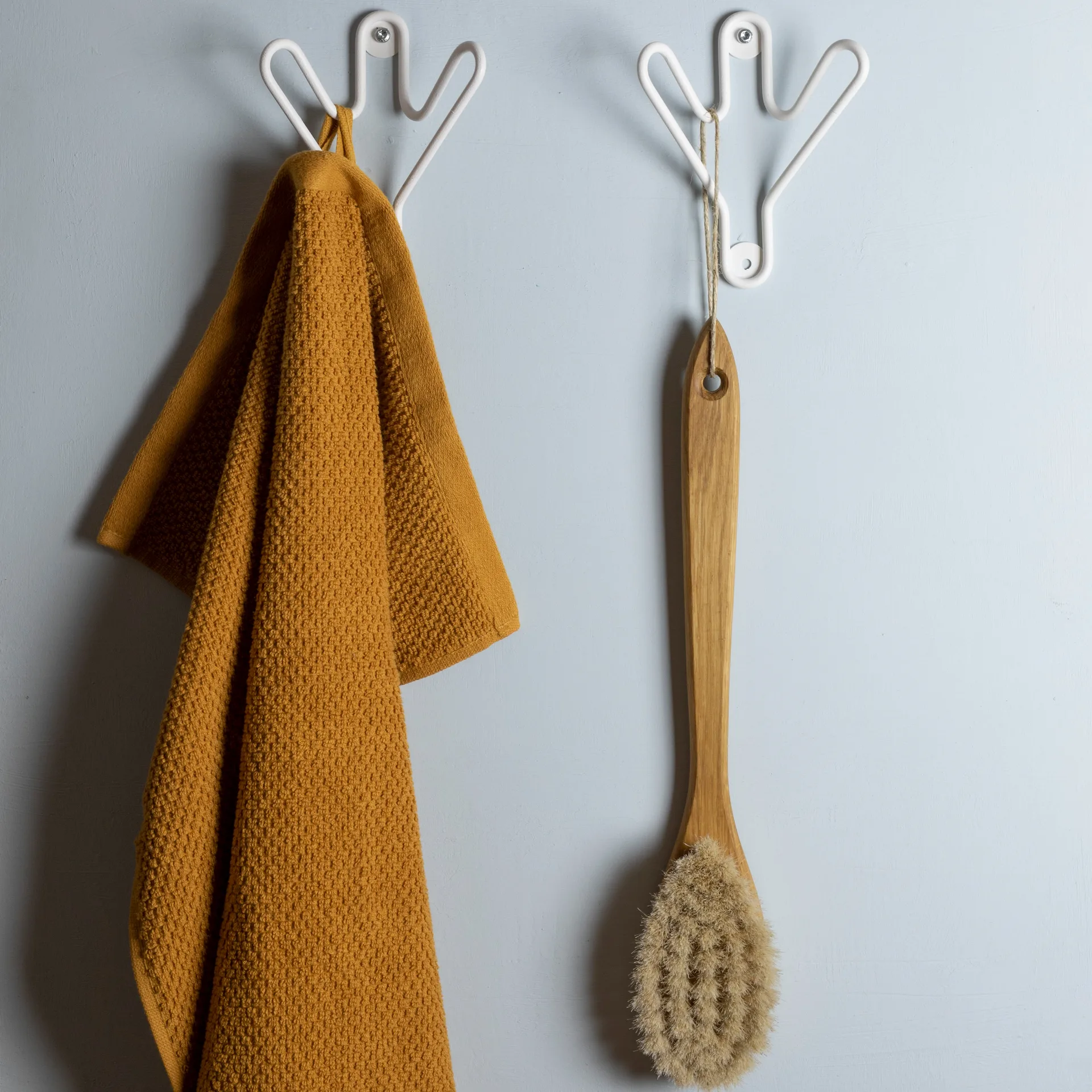 Buddy hook, white Maze