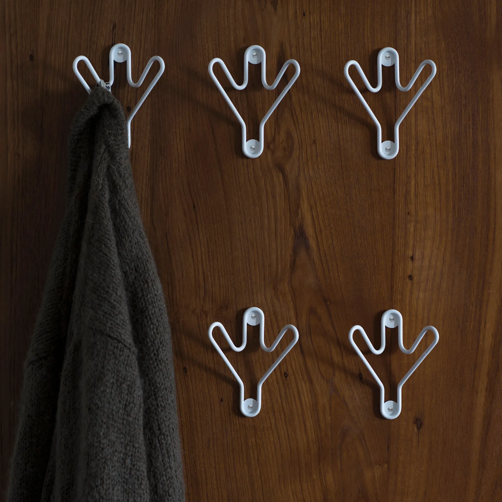 Buddy hook, white Maze