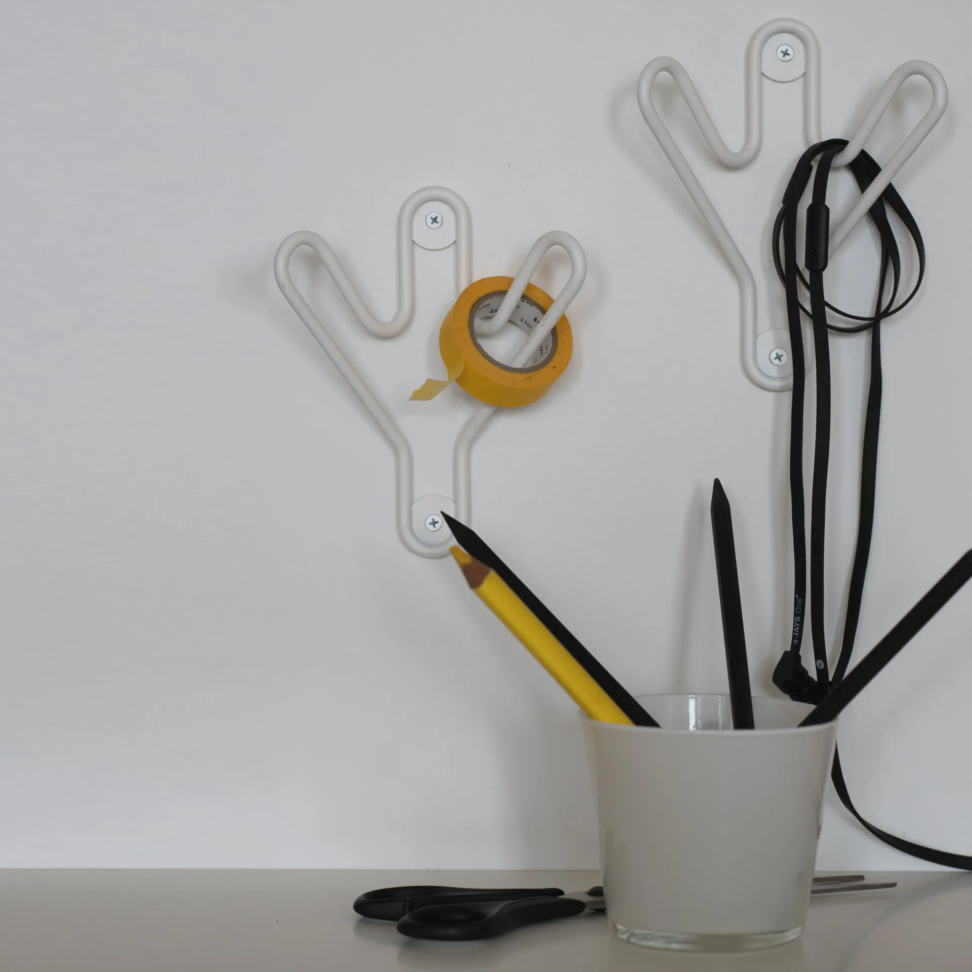 Buddy hook, white Maze