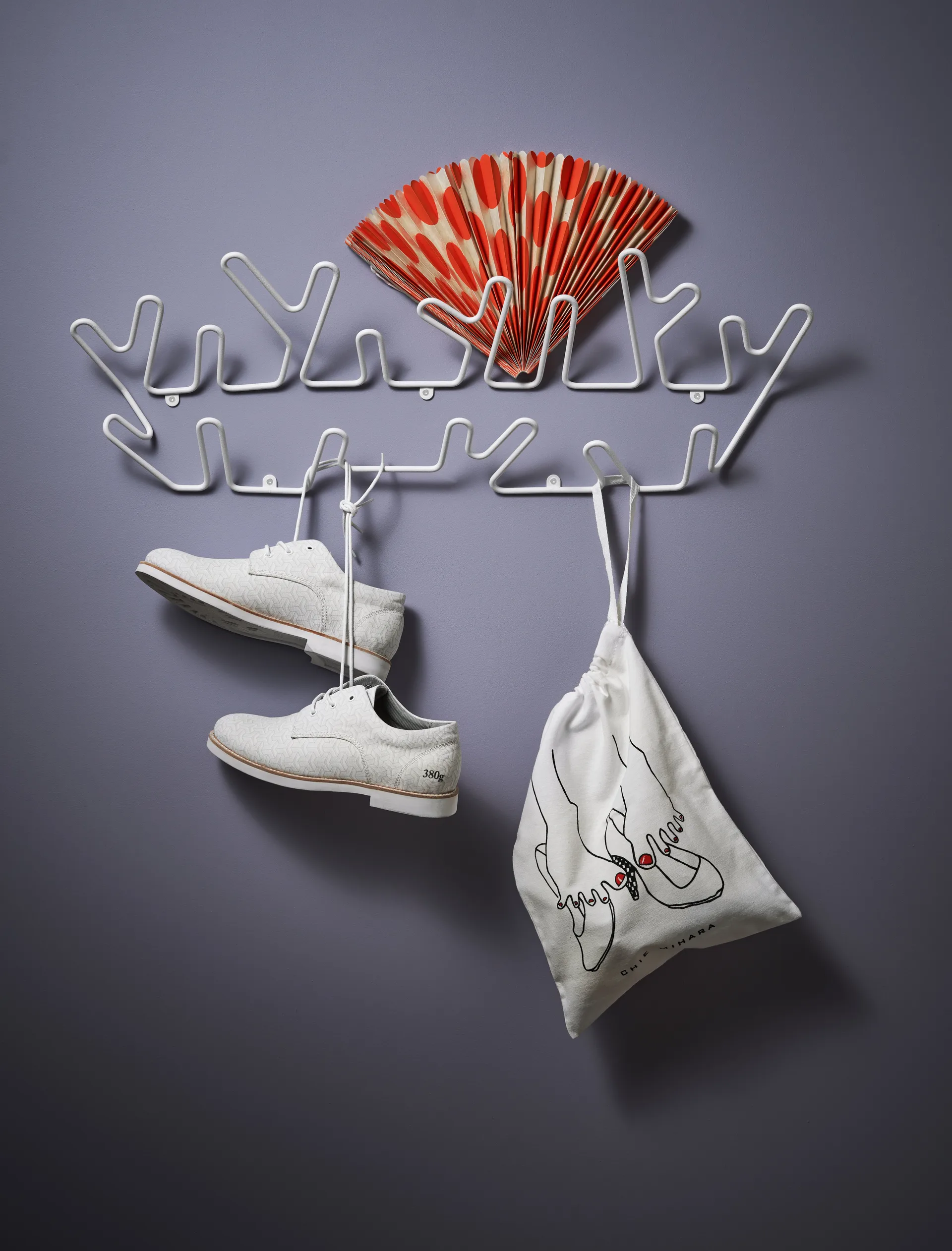 Crown L hangers, White Maze