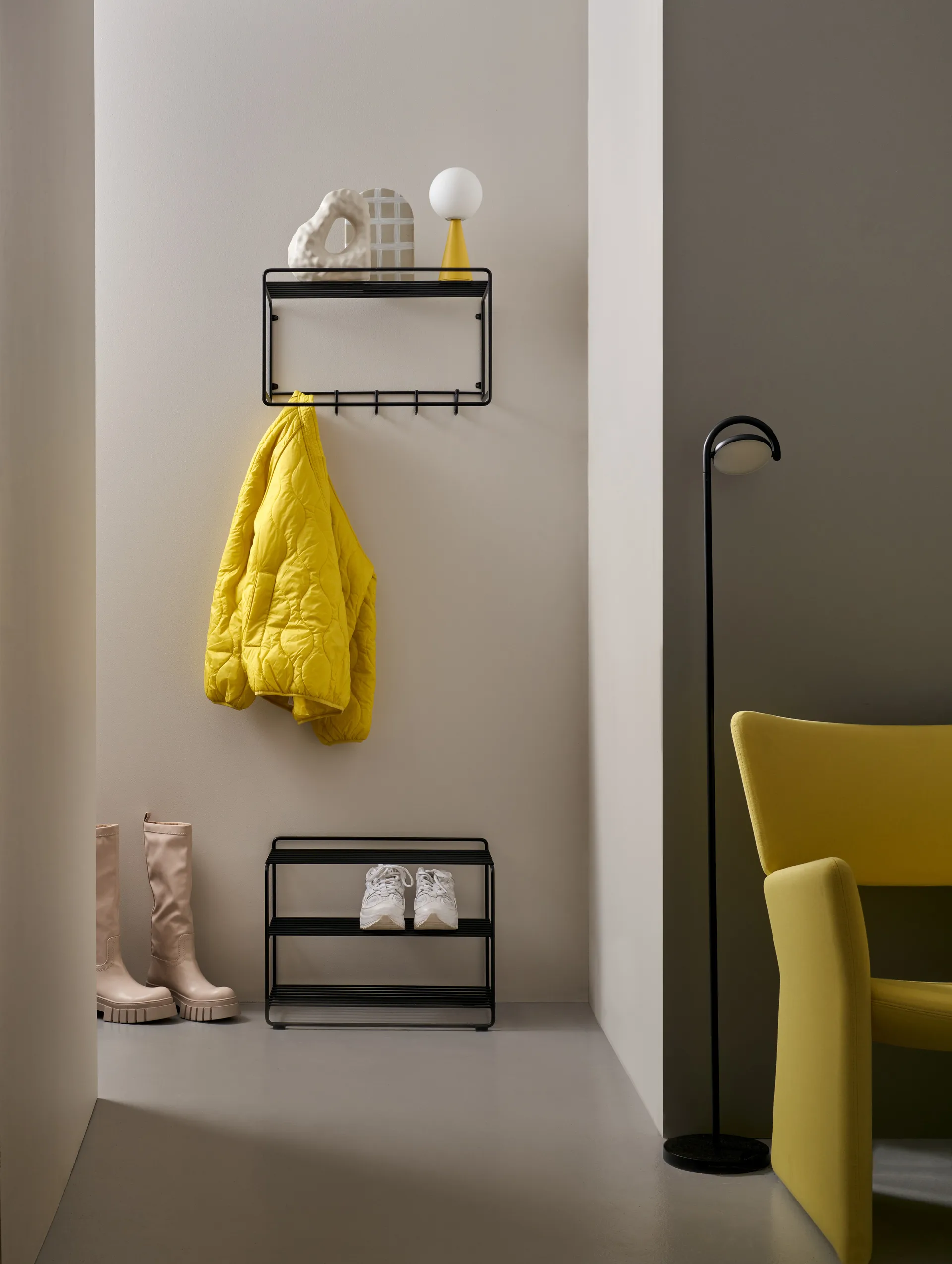 Downtown shoe shelf, Black Maze