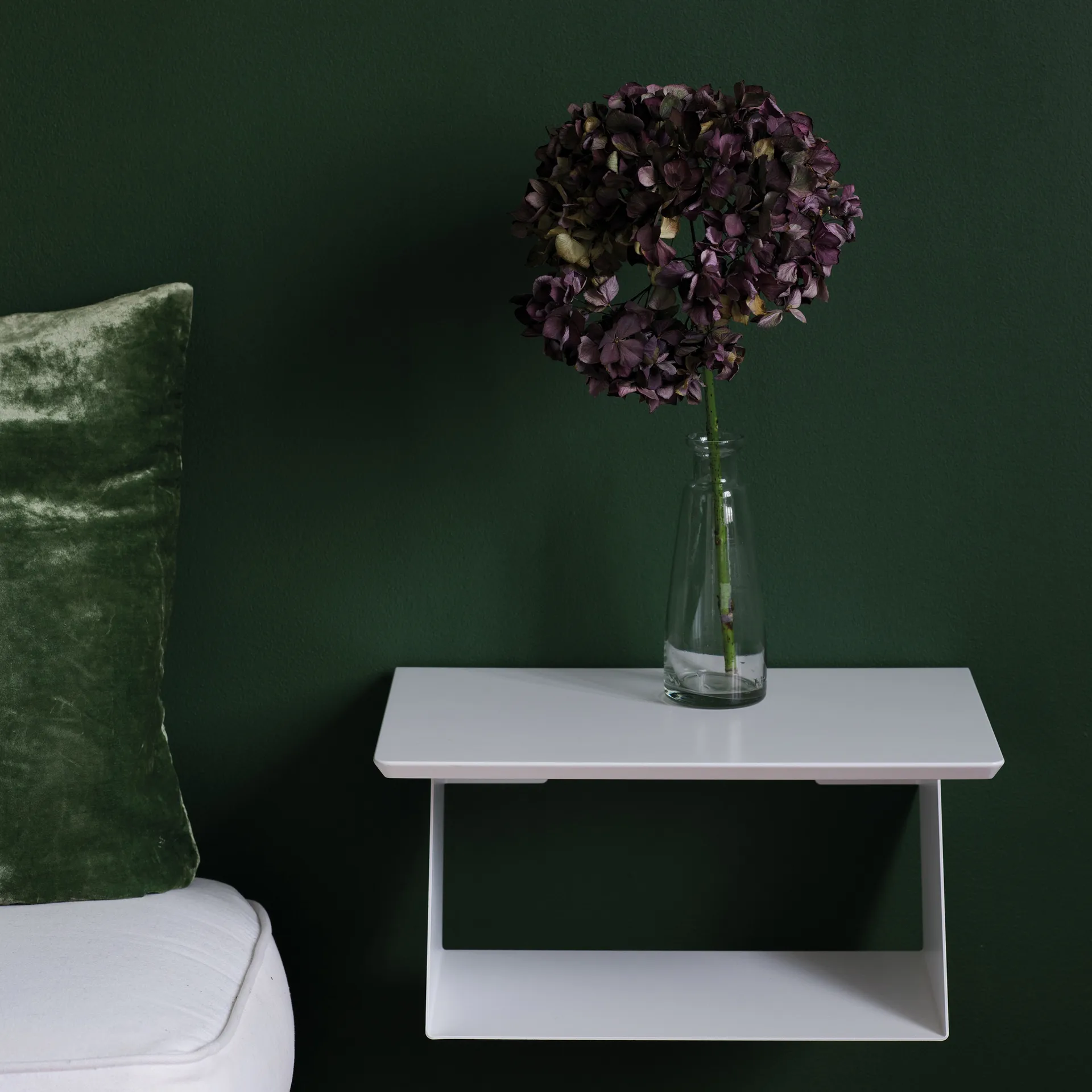 Edgy shelf, white Maze