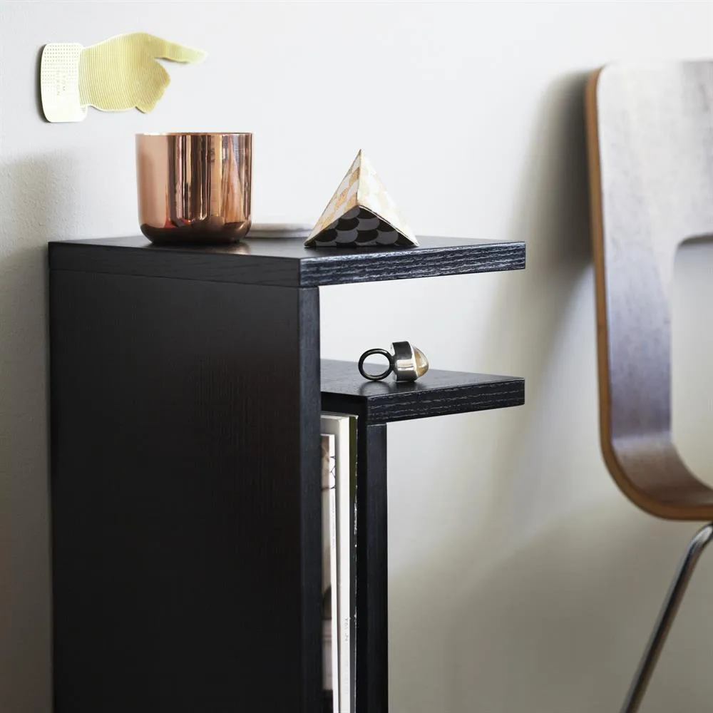 F-shelf black, shelf to the right Maze