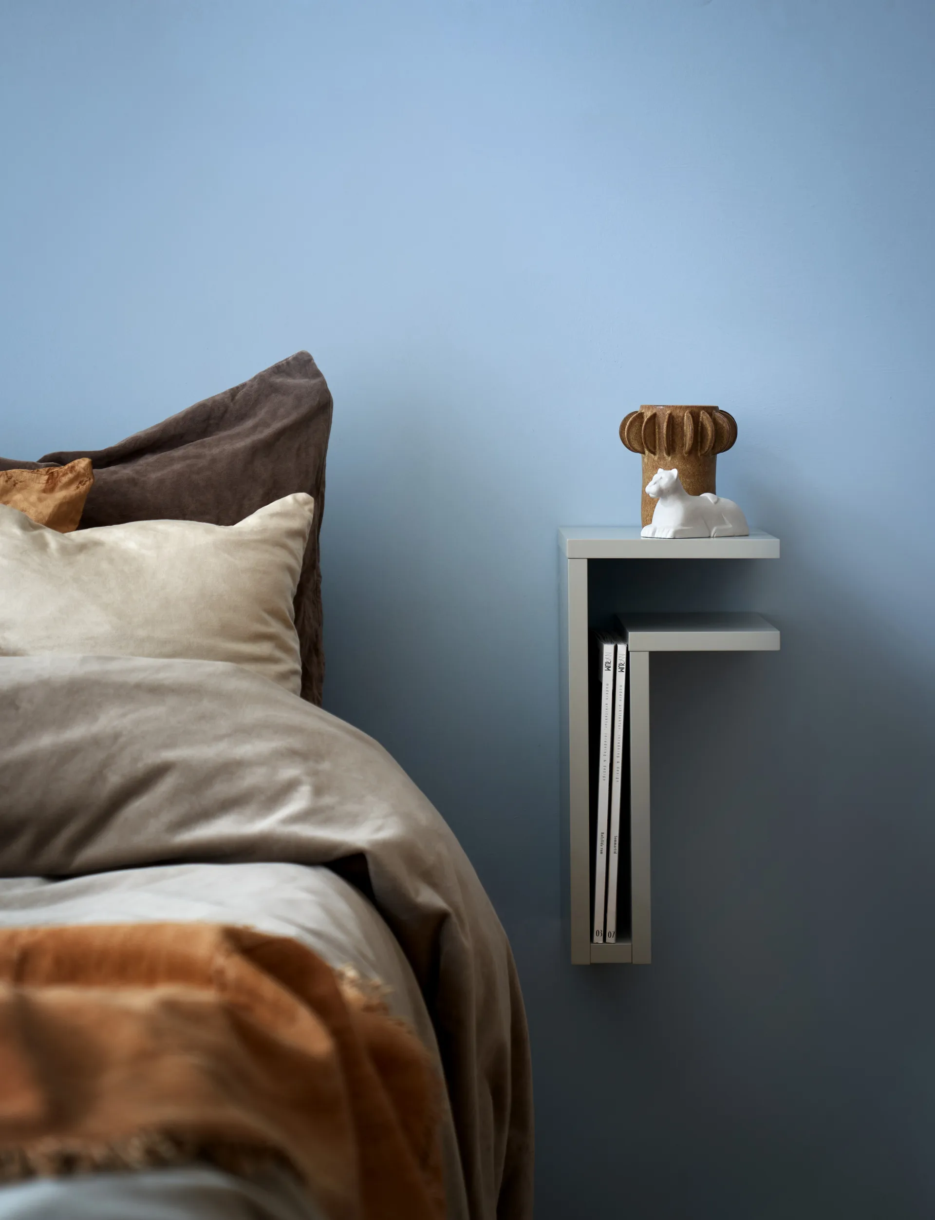 F-shelf wall shelf silk grey, Shelf to right Maze