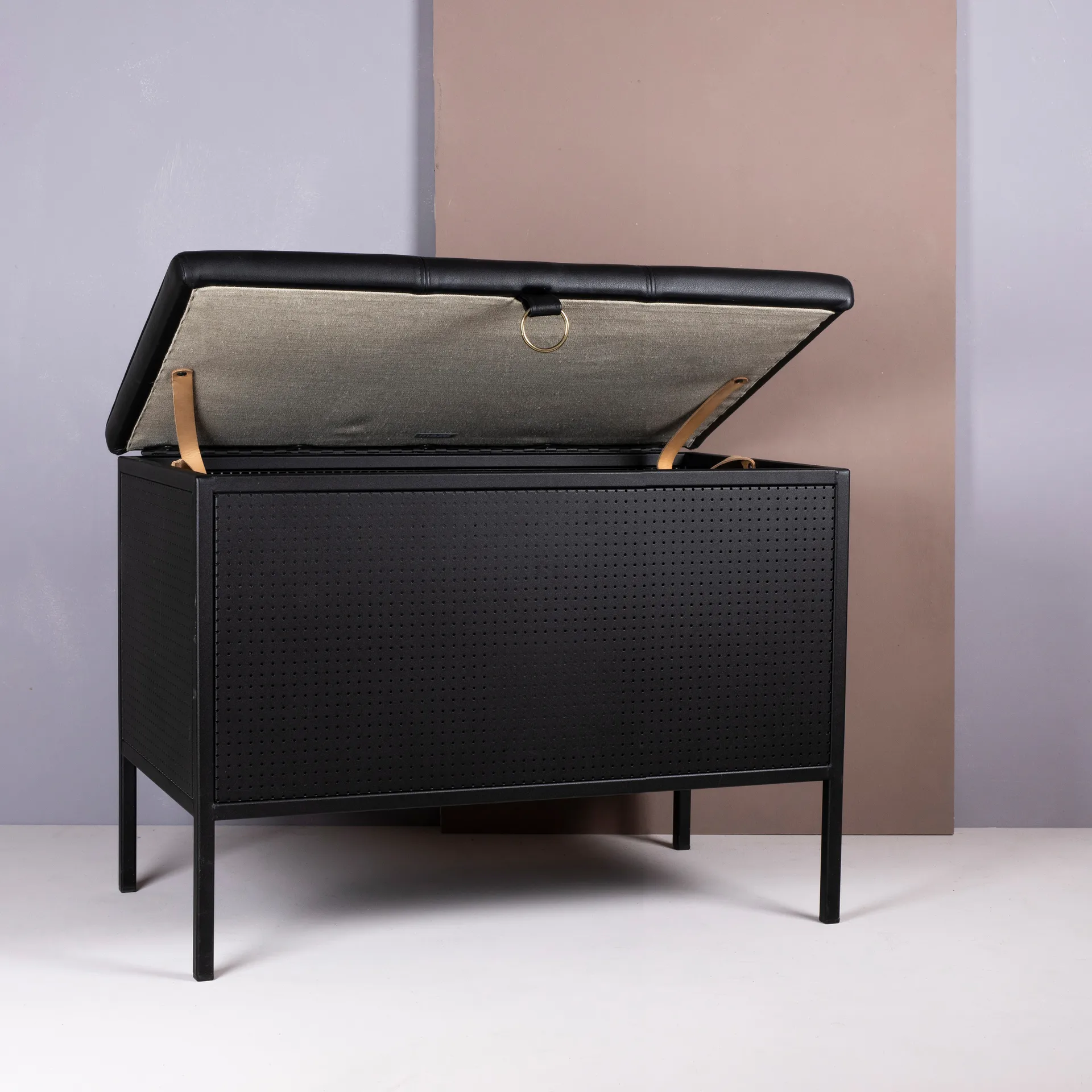 Frank storage bench, Black Maze