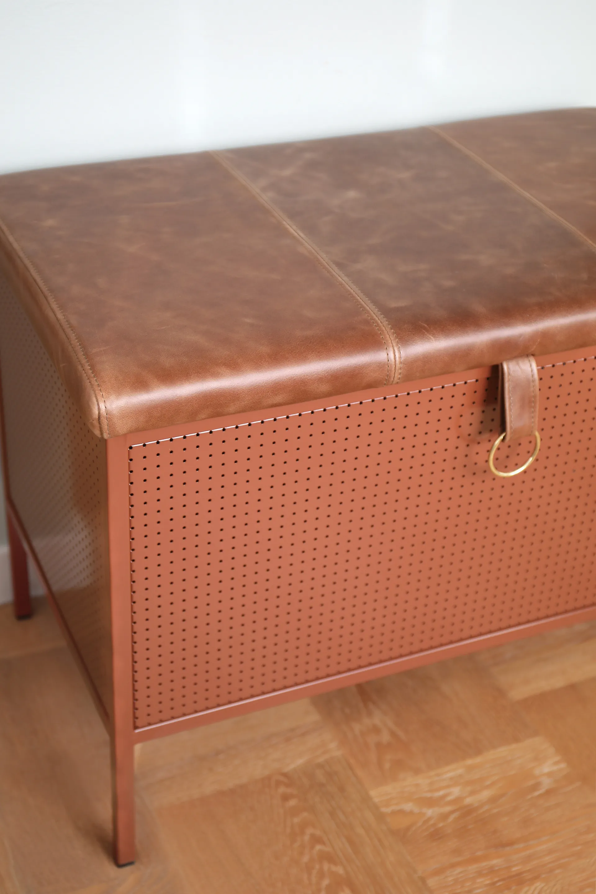 Frank storage bench, Cinnamon-vintage cognac Maze