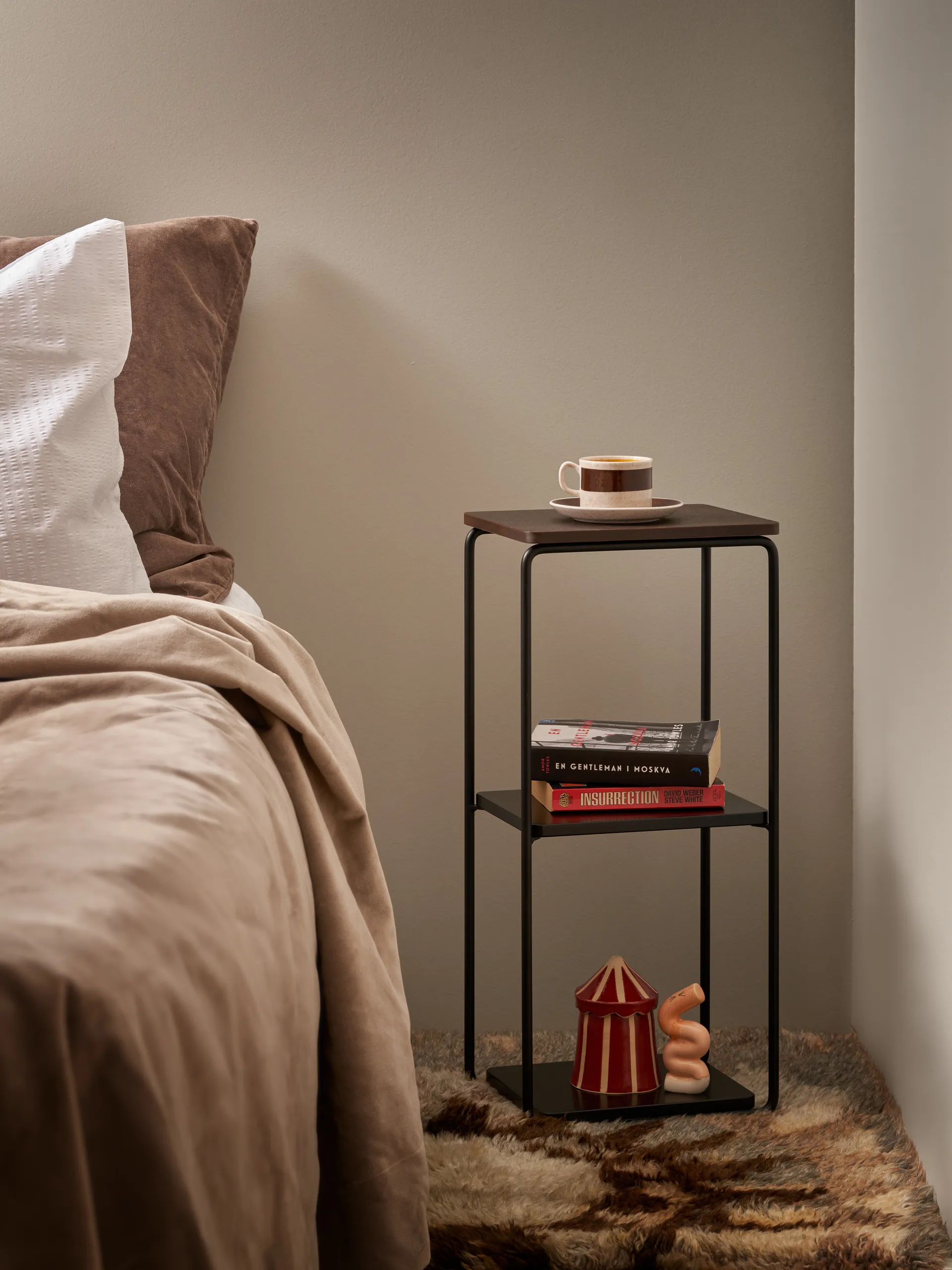 Mixrack Floor Shelf S shelf 26x19x57.2 cm, Stained oak-black Maze