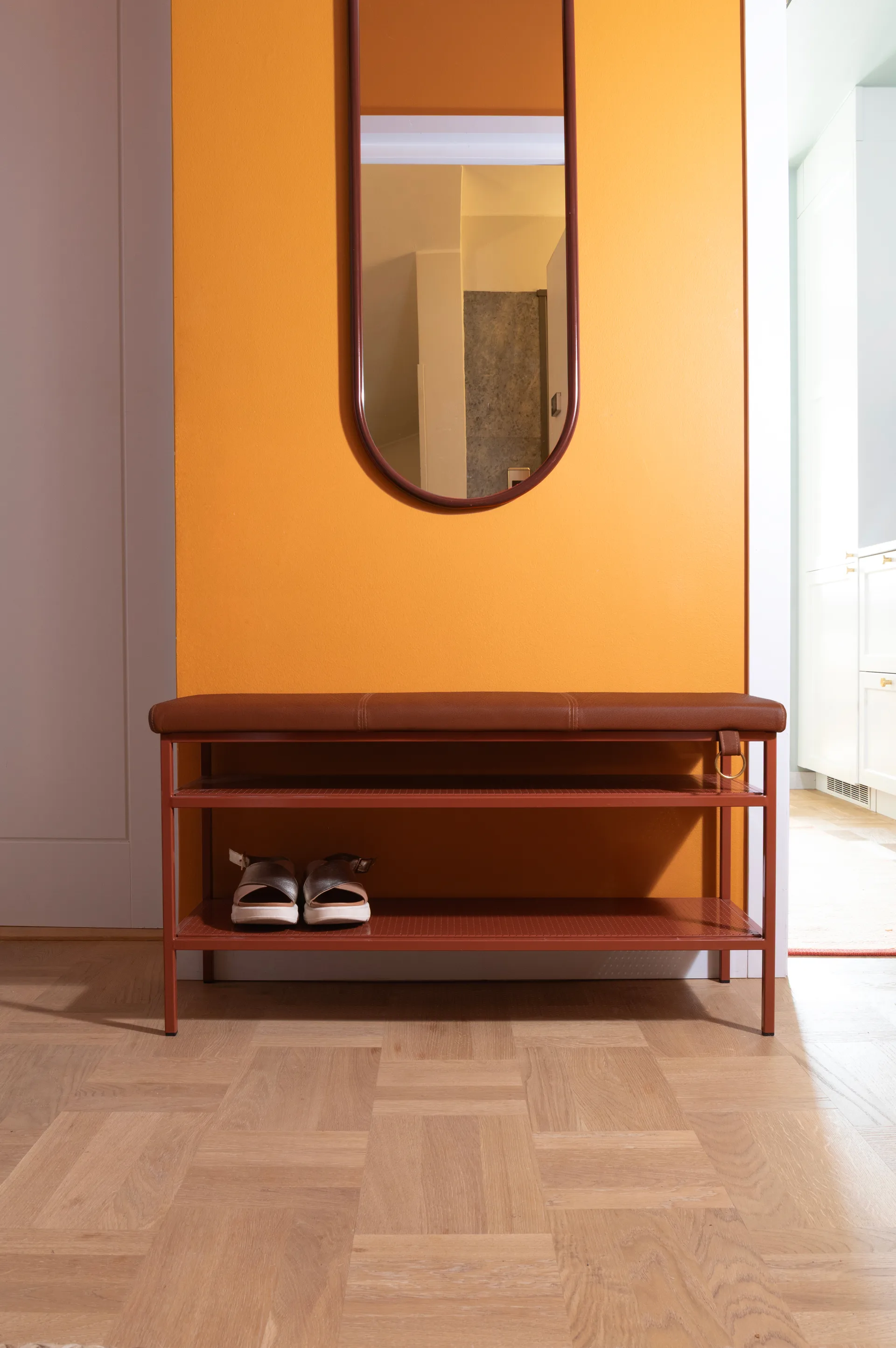 Nancy shoe shelf, Cinnamon-vintage cognac Maze