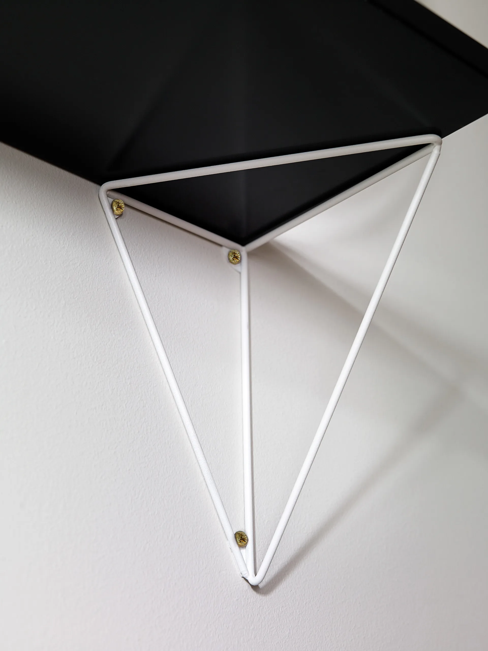 Pythagoras brackets, 2-pack, white Maze