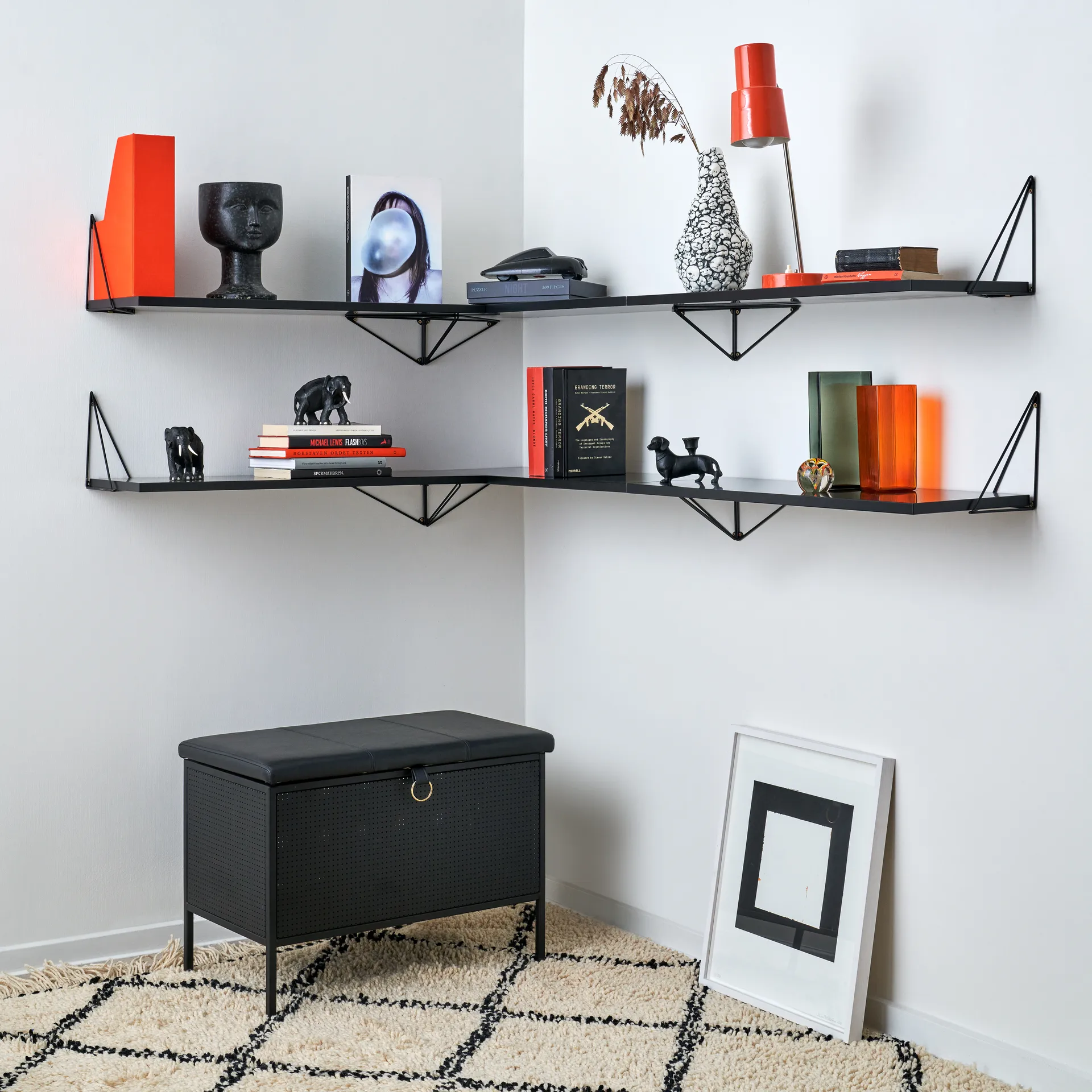 Pythagoras shelf, black Maze