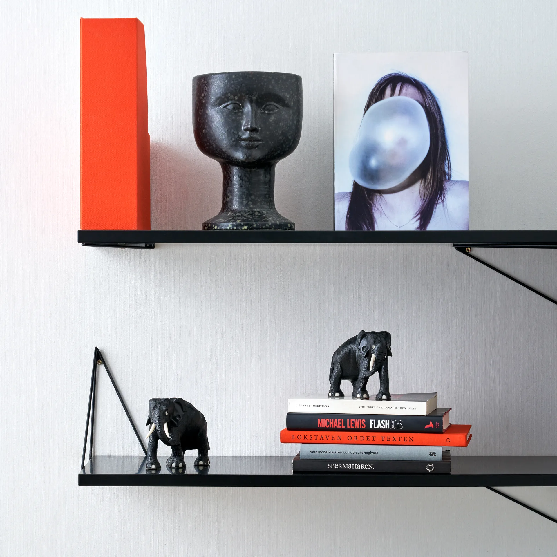 Pythagoras shelf, black Maze