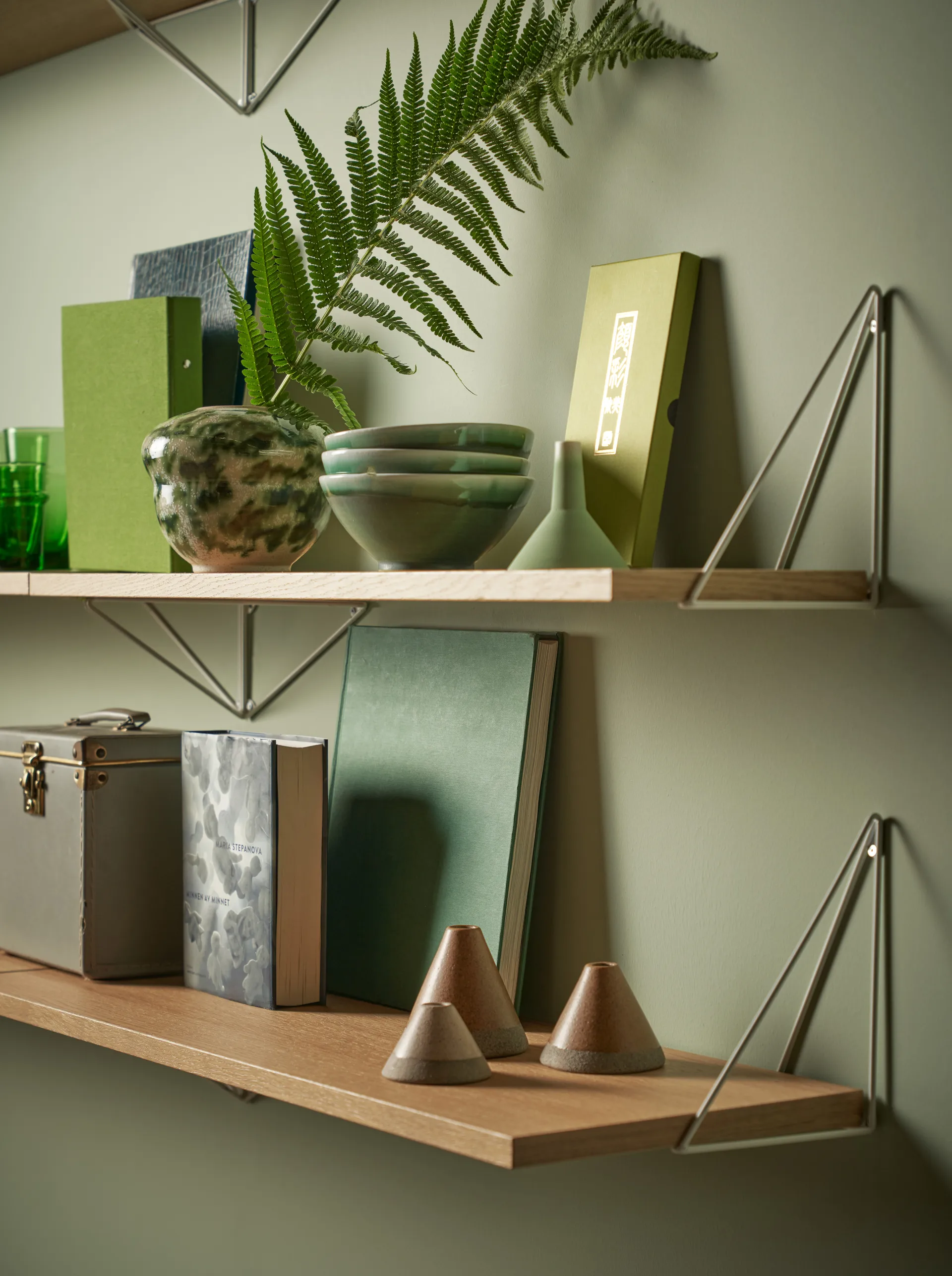 Pythagoras shelf, Large, oak Maze