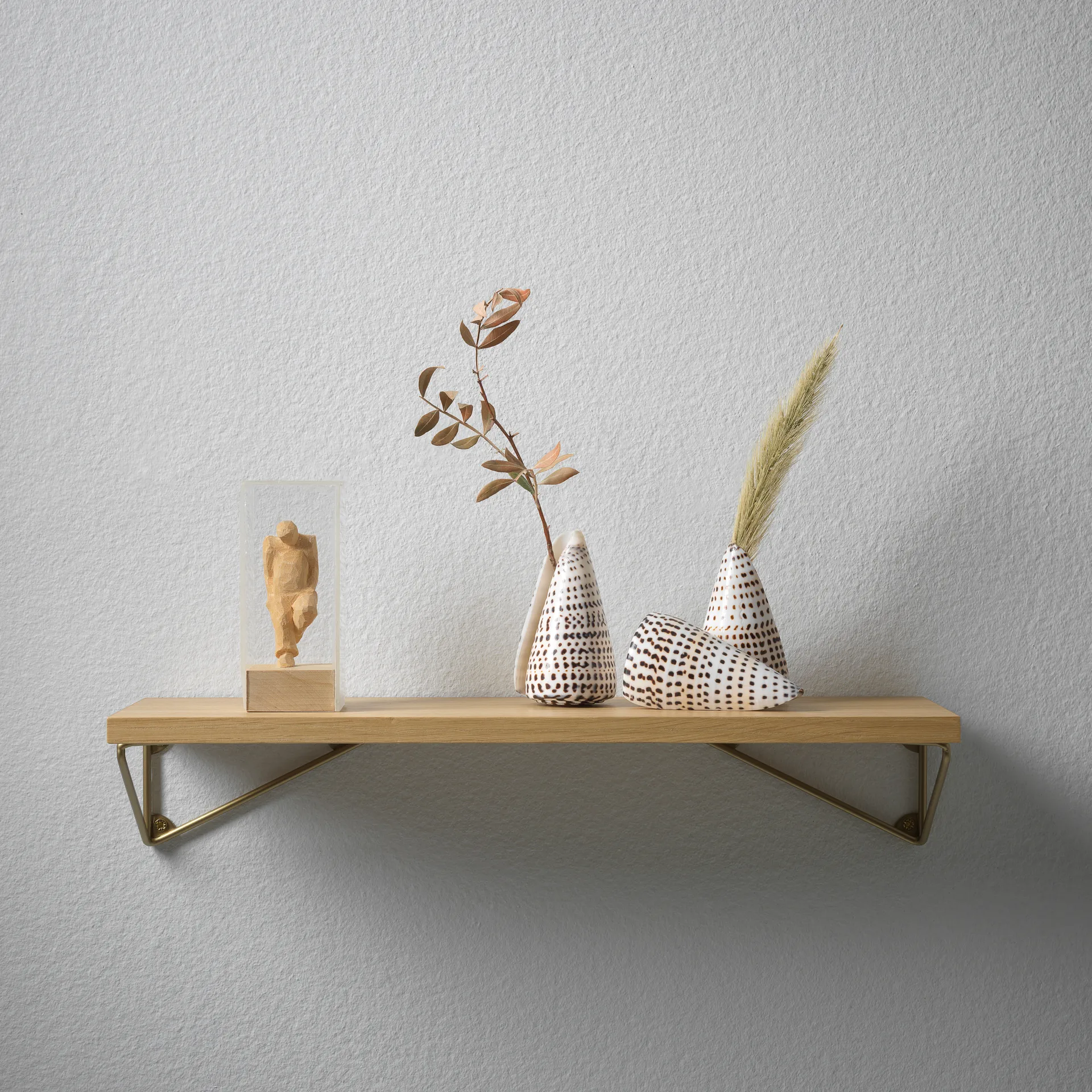 Pythagoras XS shelf, oak, brass Maze