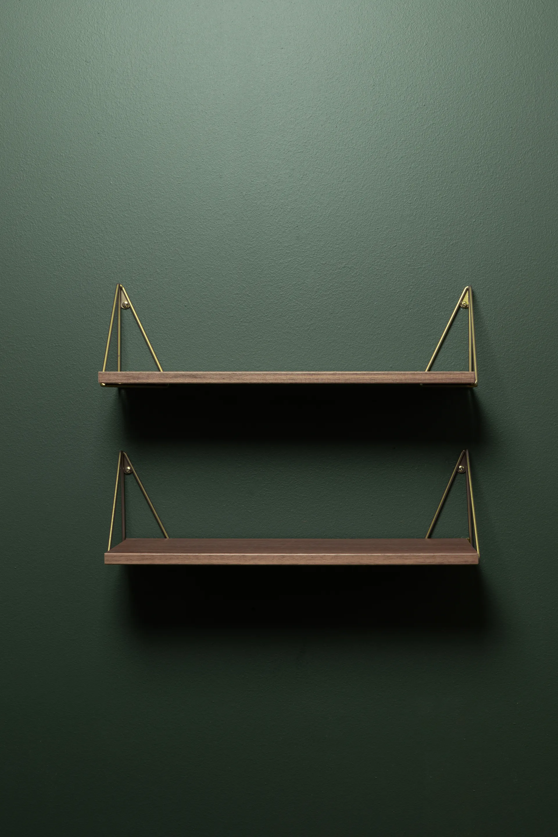 Pythagoras XS shelf, Walnut-brass Maze