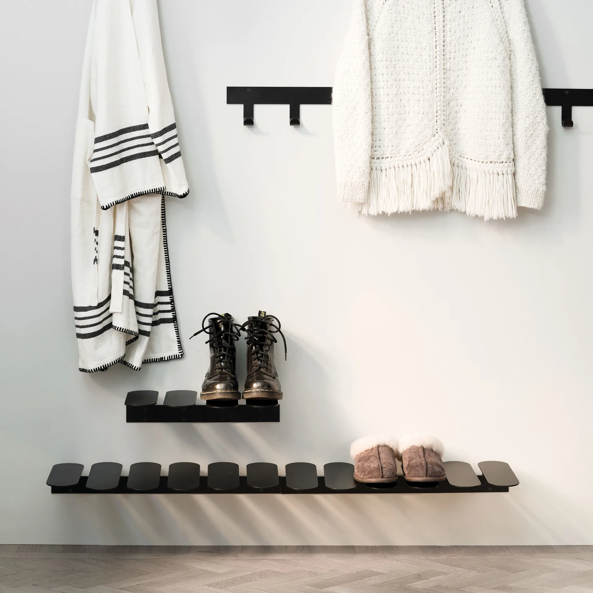 Step shoe shelf, black Maze