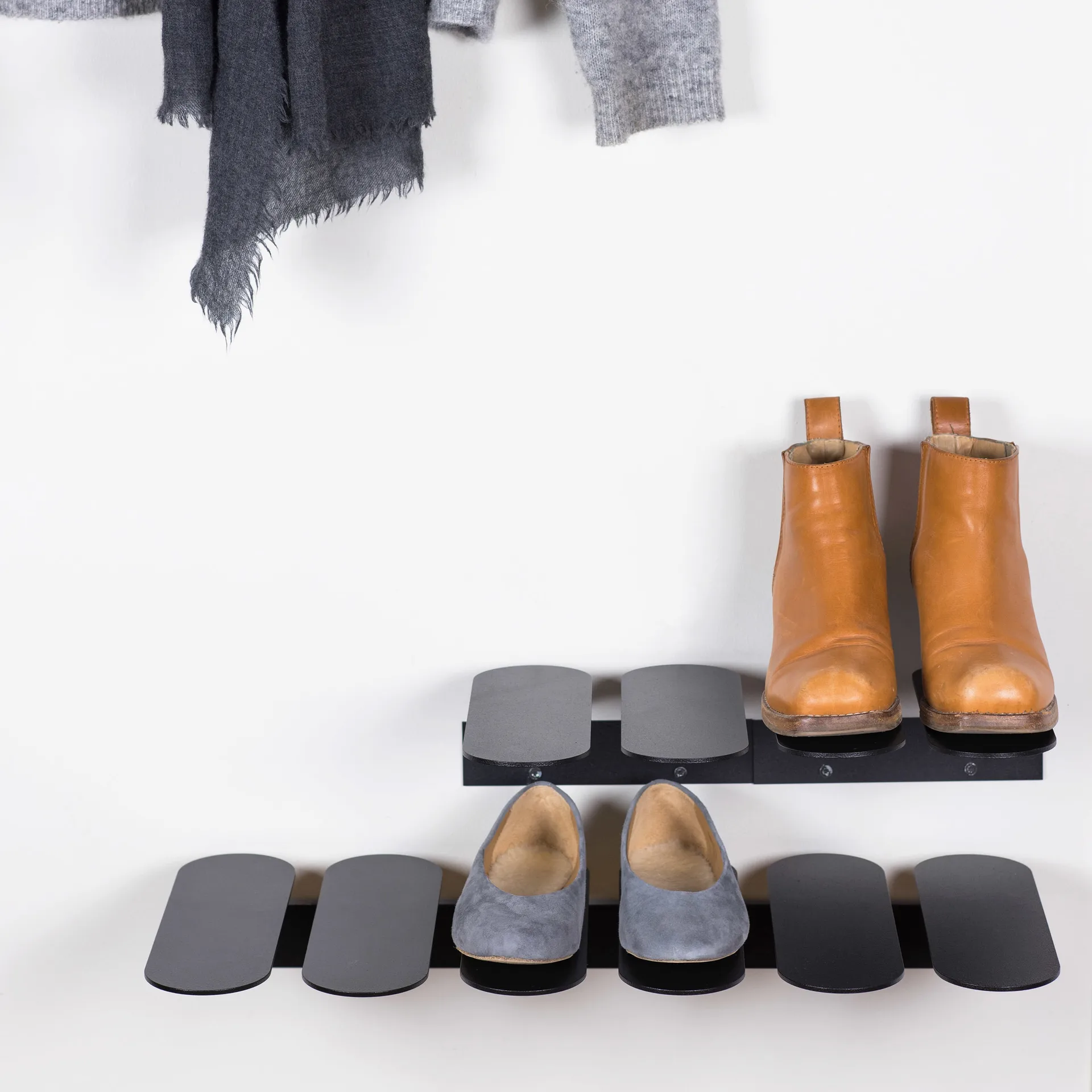 Step shoe shelf, black Maze