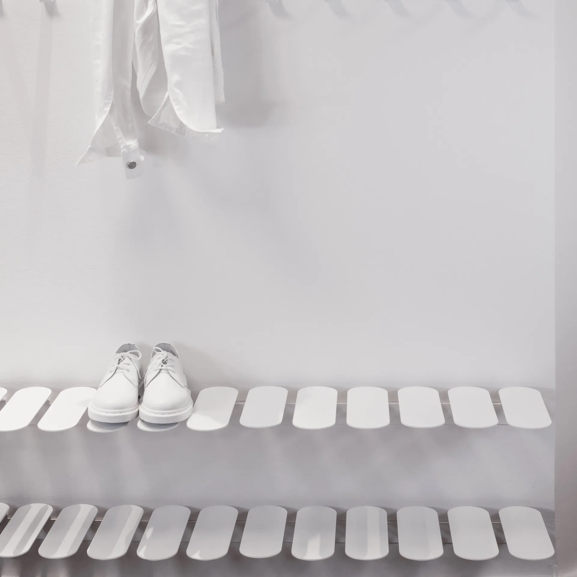 Step shoe shelf, white Maze