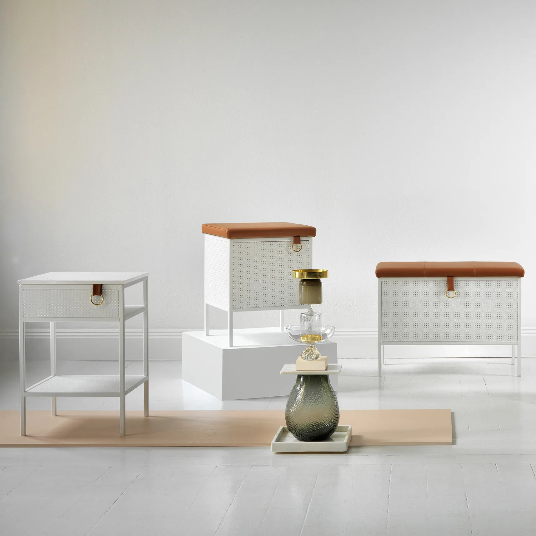 Tracy sideboard right, White Maze