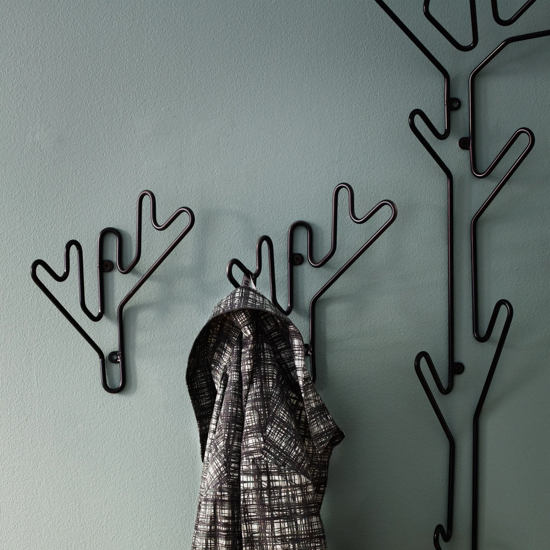 Twig coat hanger, black Maze