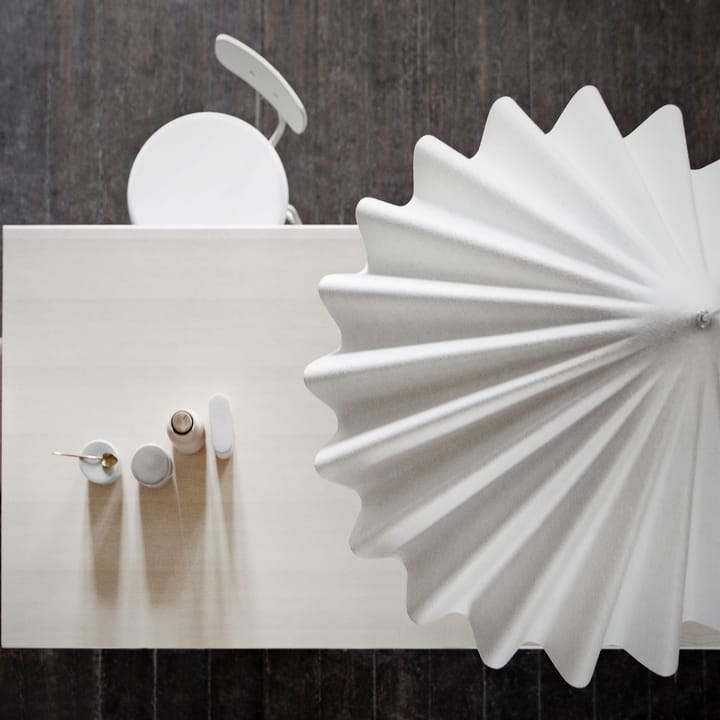 Dancing ceiling lamp - off white - MENU