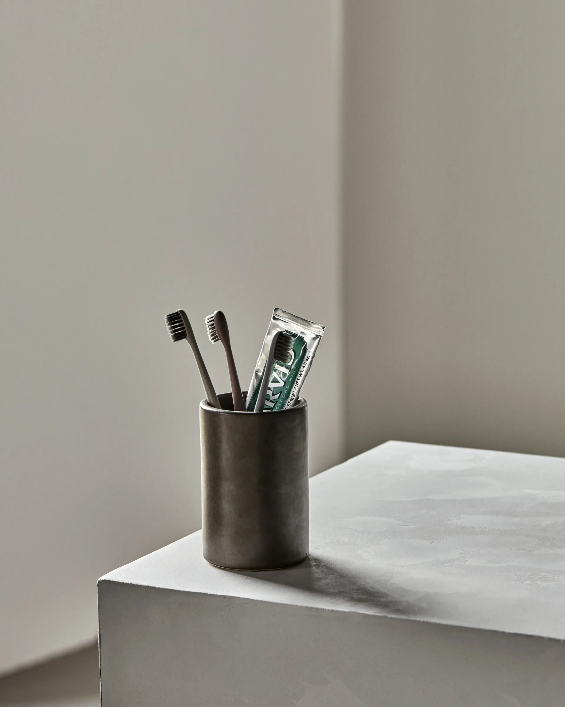 Datura storage mug Ø8 cm, Dark gray Meraki