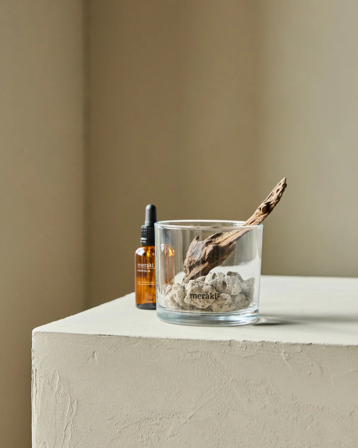 Meraki diffuser lava stone and wood incl. oil, Amber dust, black Meraki