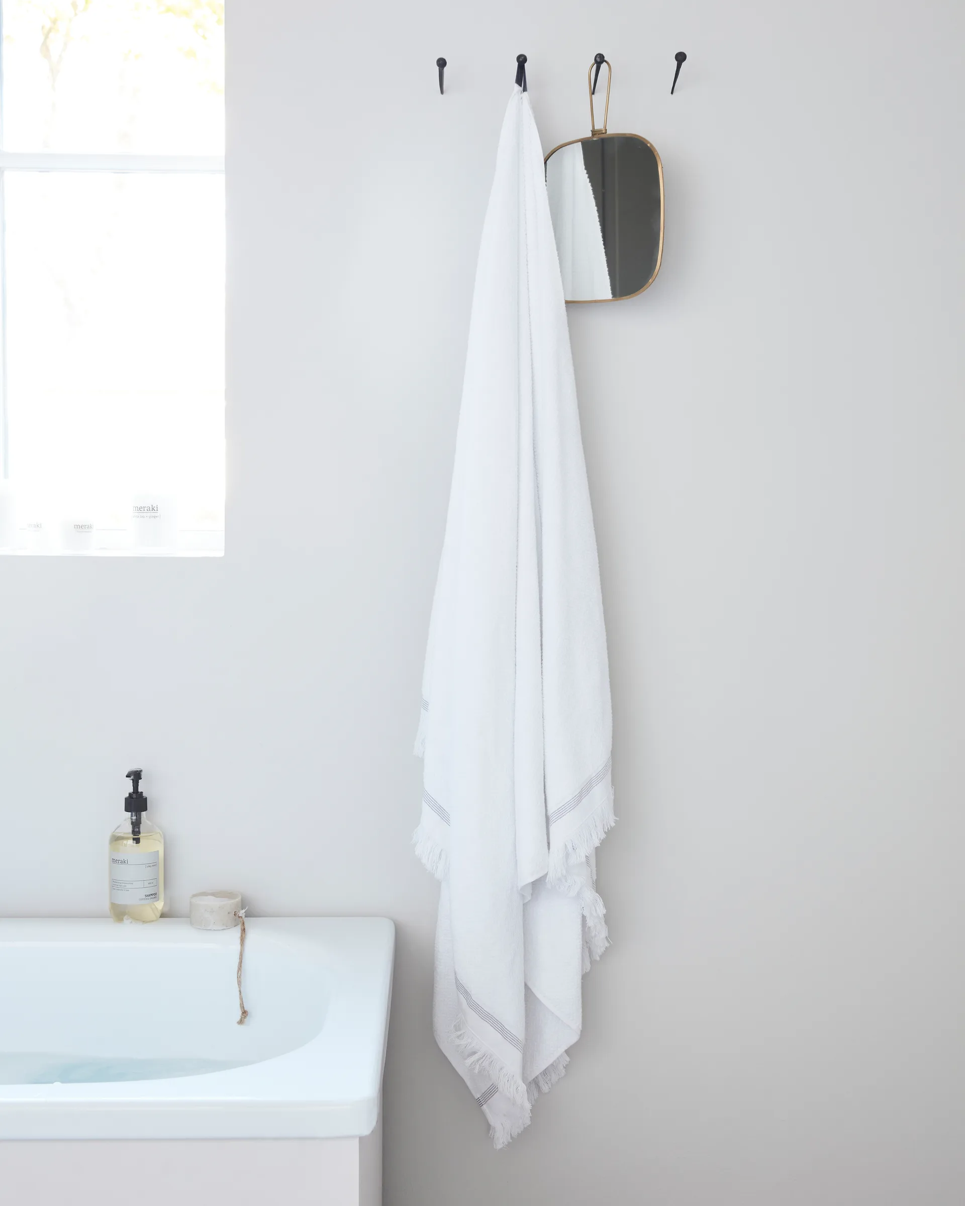 Meraki towel white with grey streck, 100x180 cm Meraki