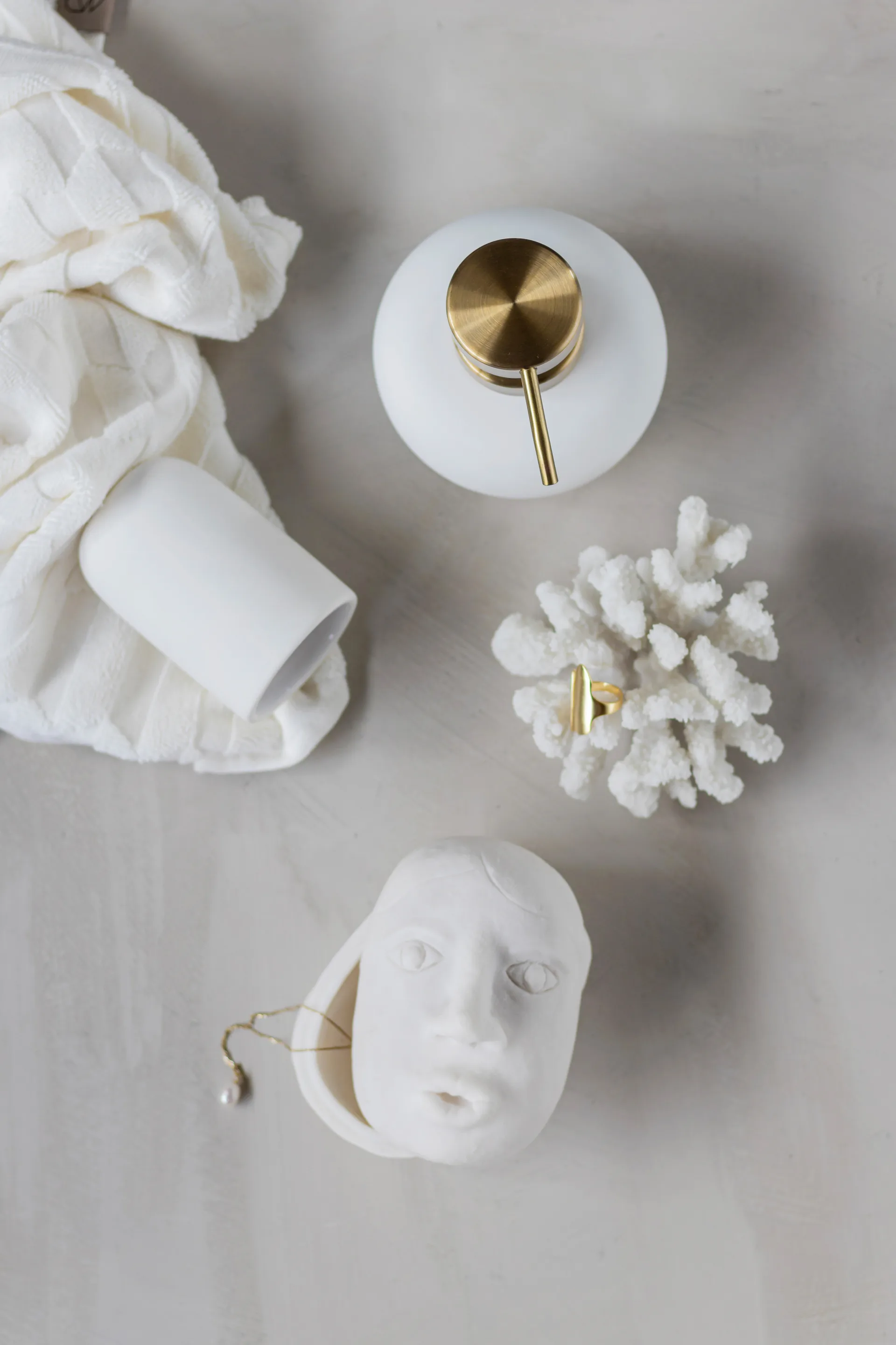 Art piece face jar 9x12 cm, Off-white Mette Ditmer