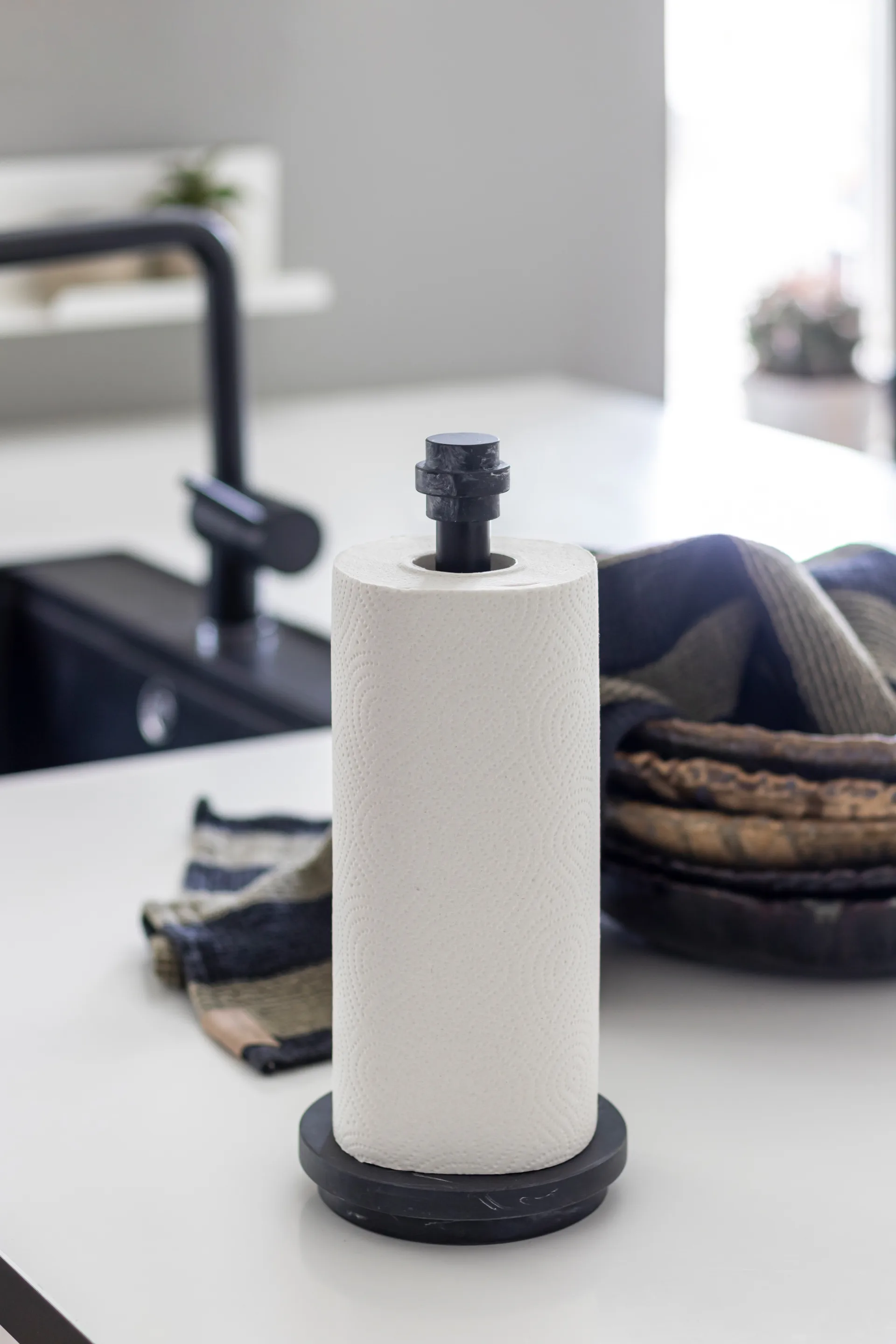 Attitude kitchen paper holder 33 cm, Black Mette Ditmer