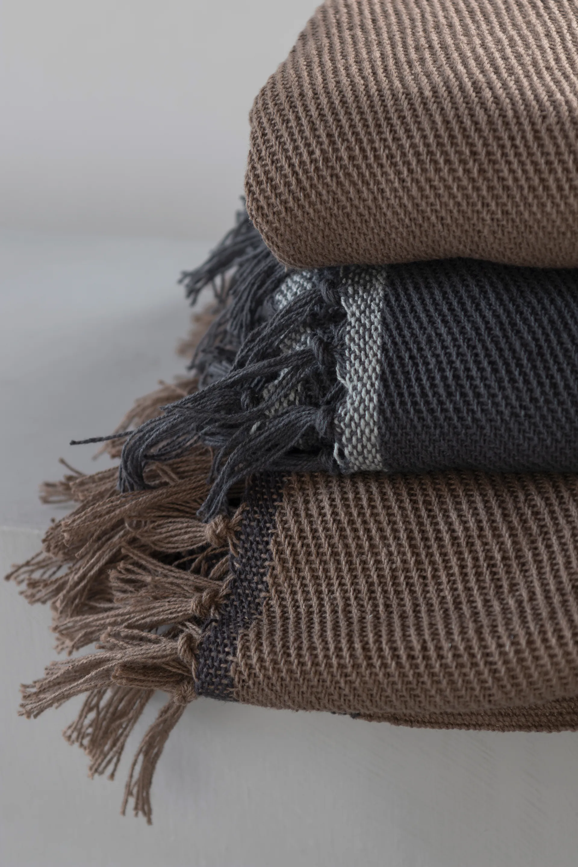 Bohemia throw 125x180 cm, Anthracite Mette Ditmer