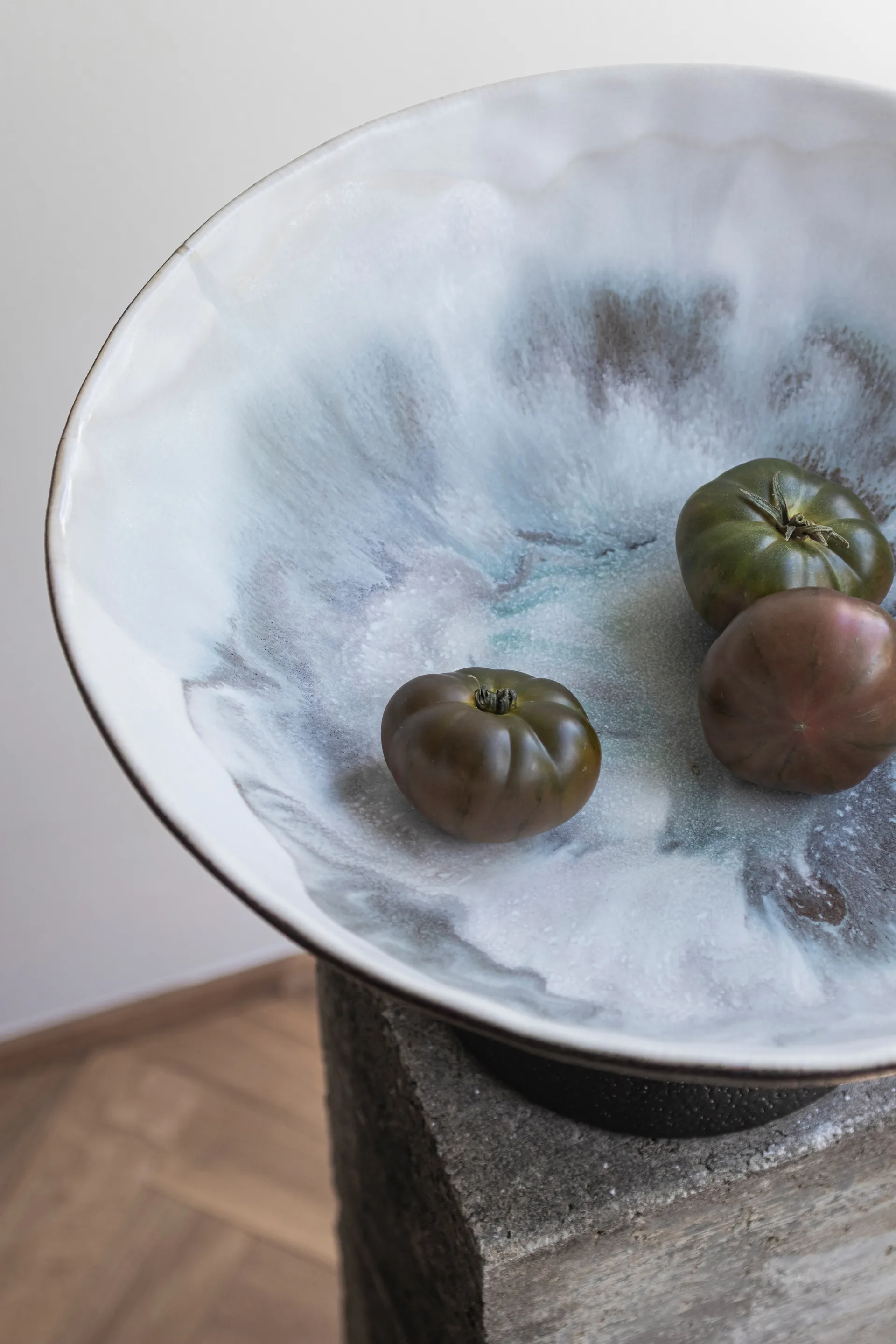 By Hand bowl on foot Ø31.5x20 cm, Off-white Mette Ditmer