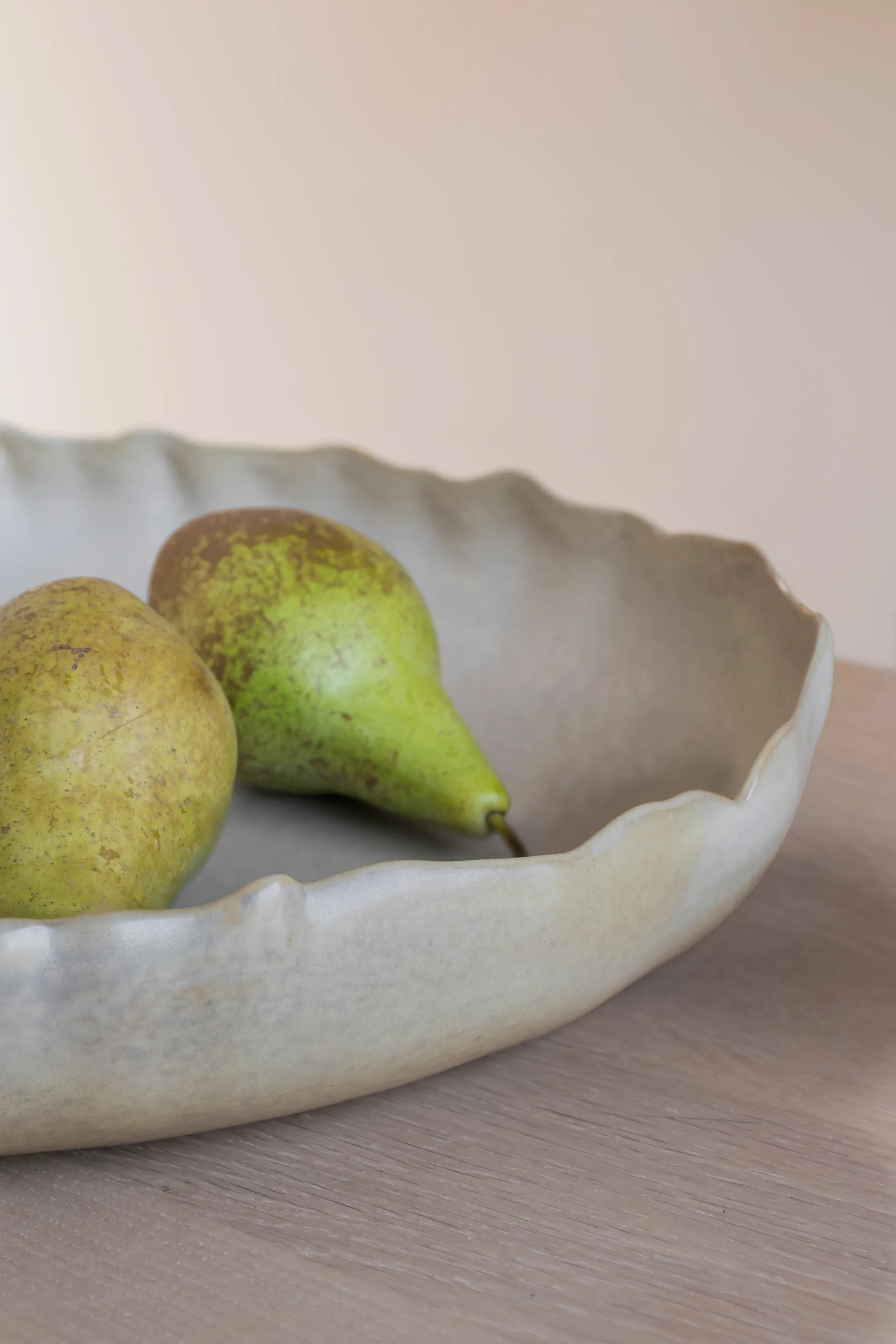 By Hand serving plate Ø37 cm, Straw Mette Ditmer