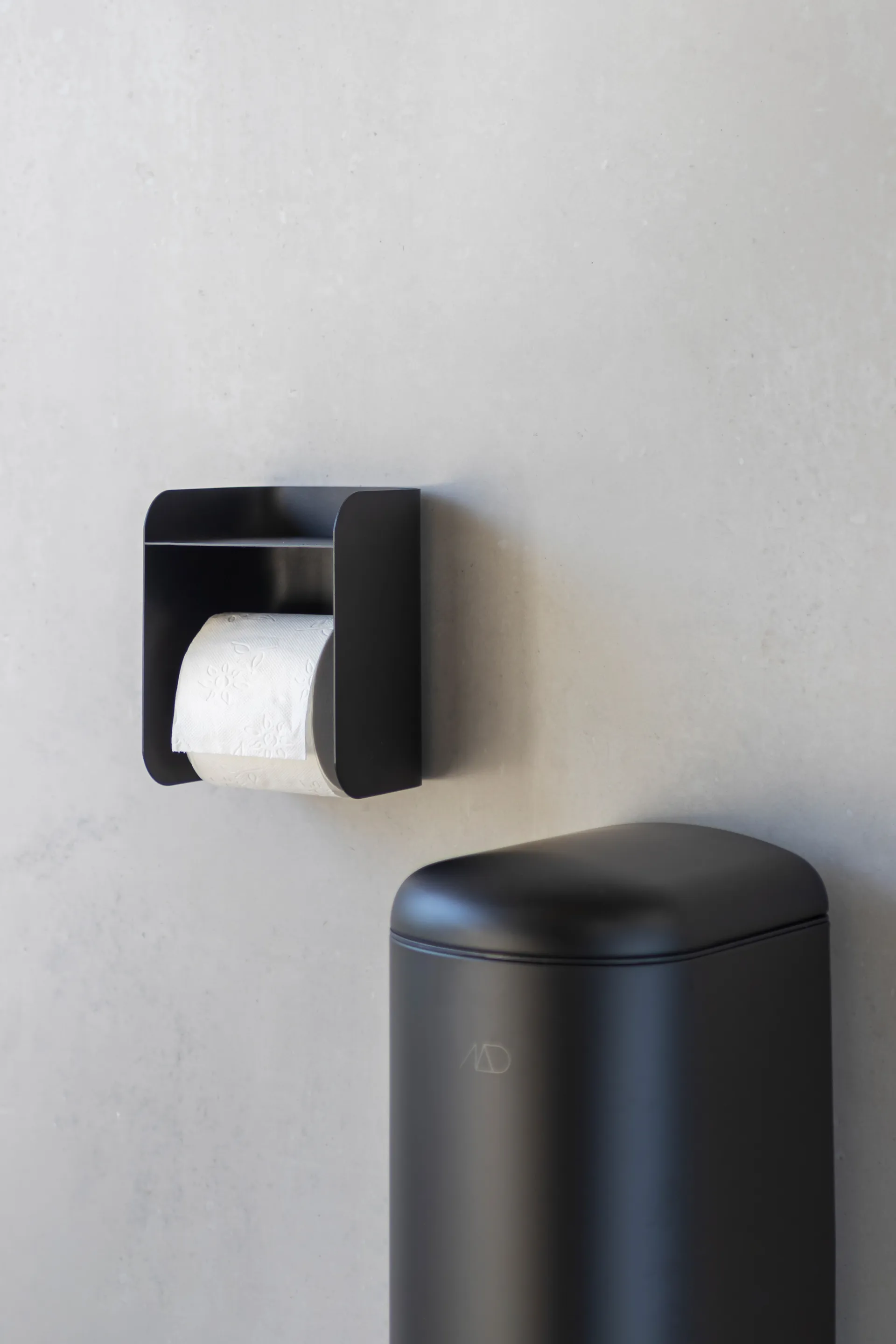 Carry toilet paper holder, Black Mette Ditmer