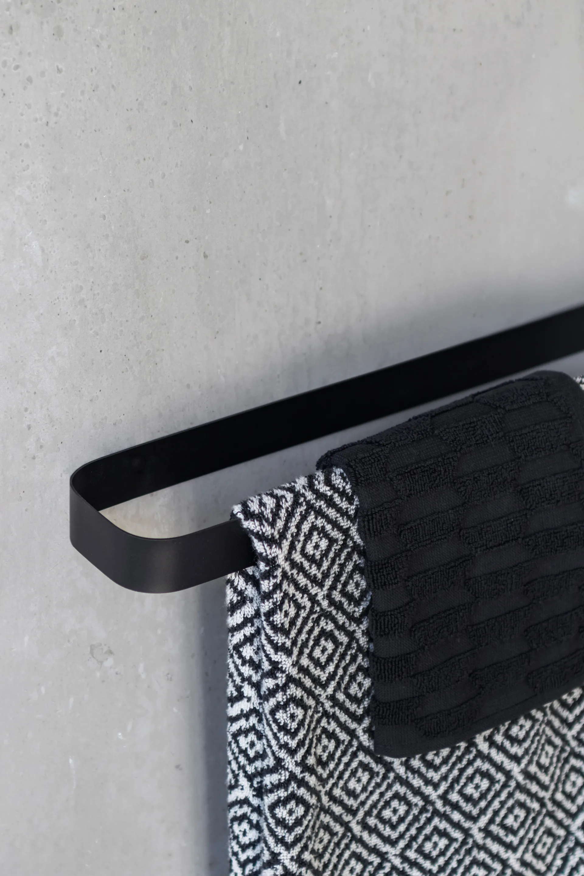 Carry towel hanger 52 cm, Black Mette Ditmer