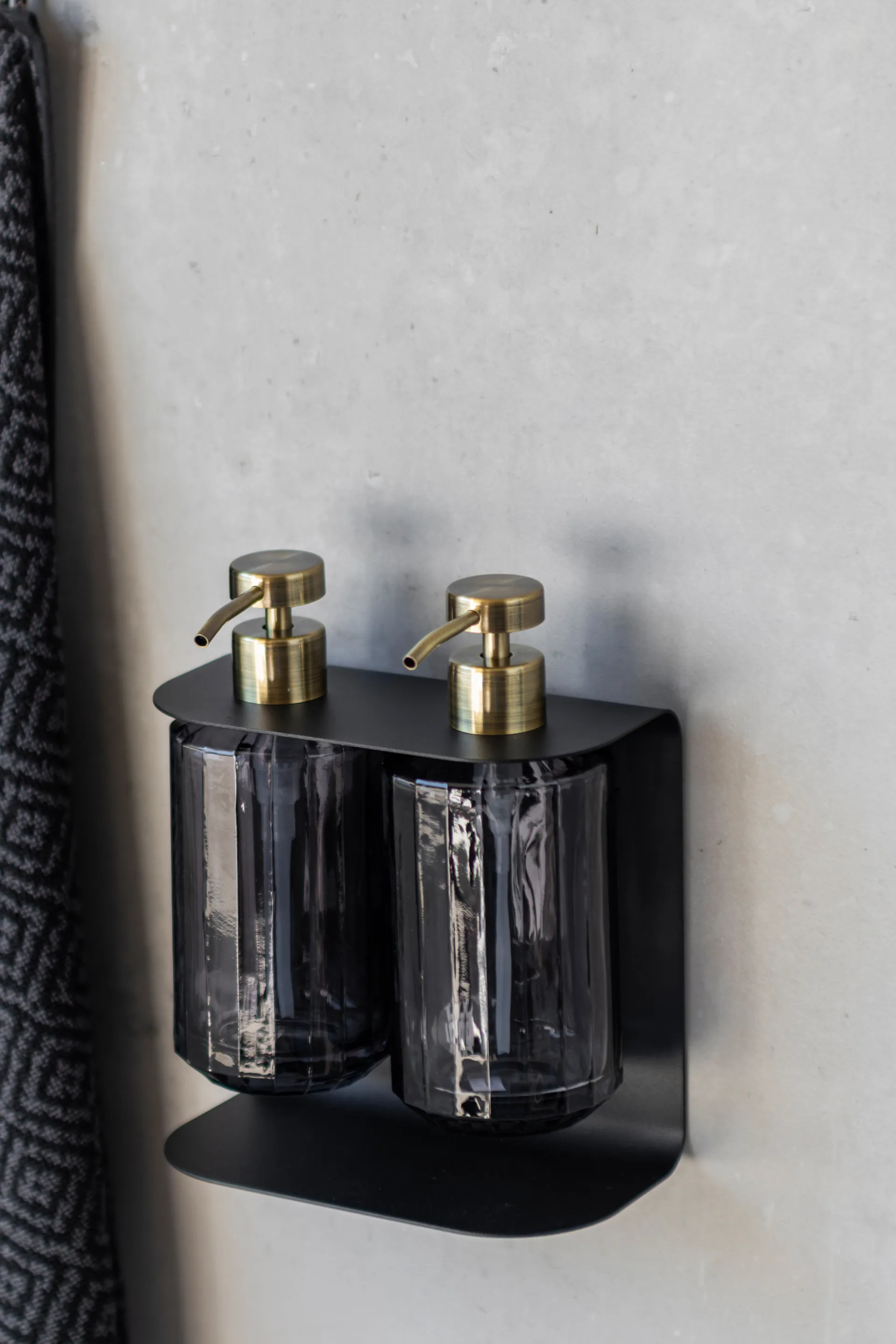 Carry wall-mounted holder double, Black Mette Ditmer