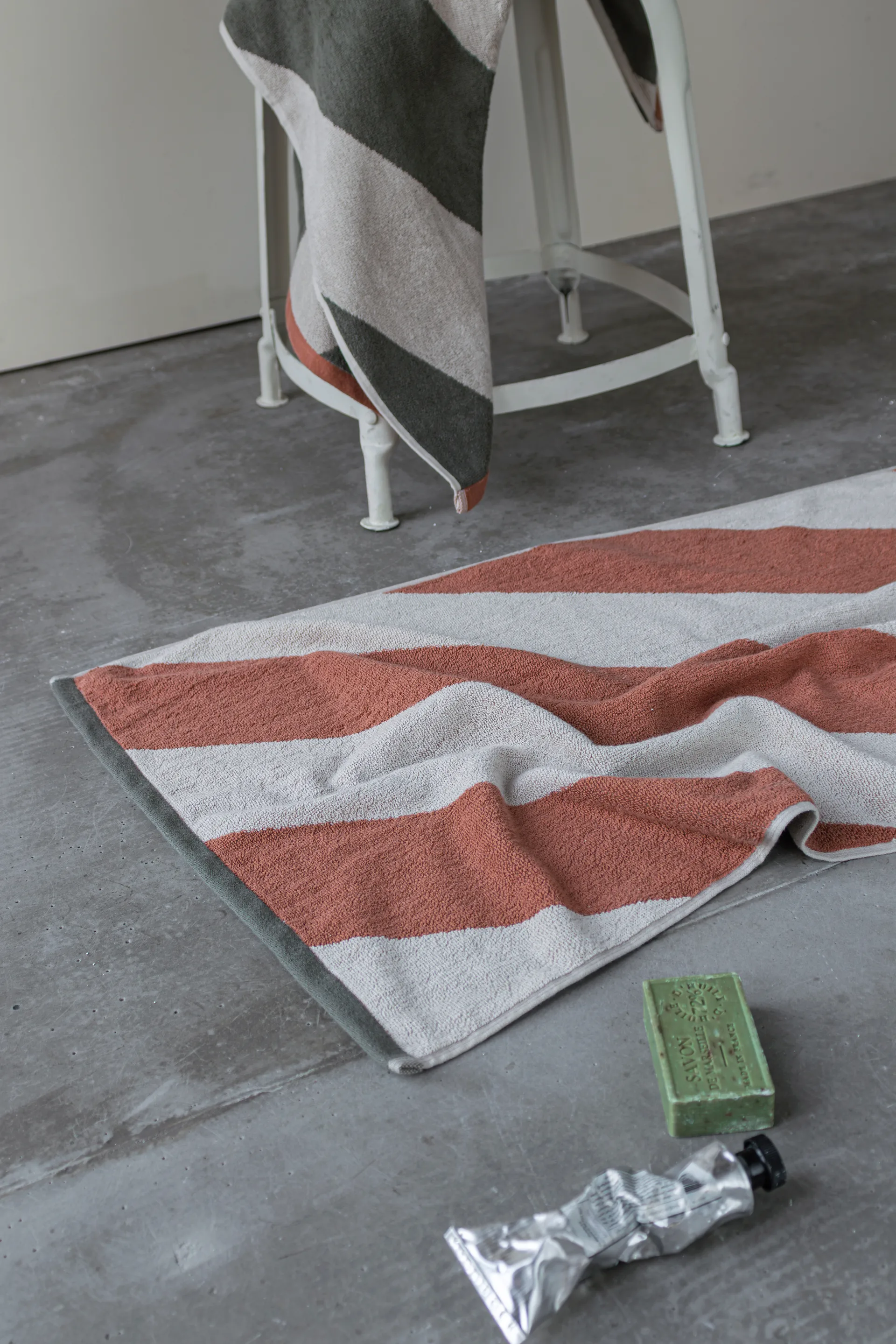 Diagonal bath mat 50x80 cm, Brick Mette Ditmer