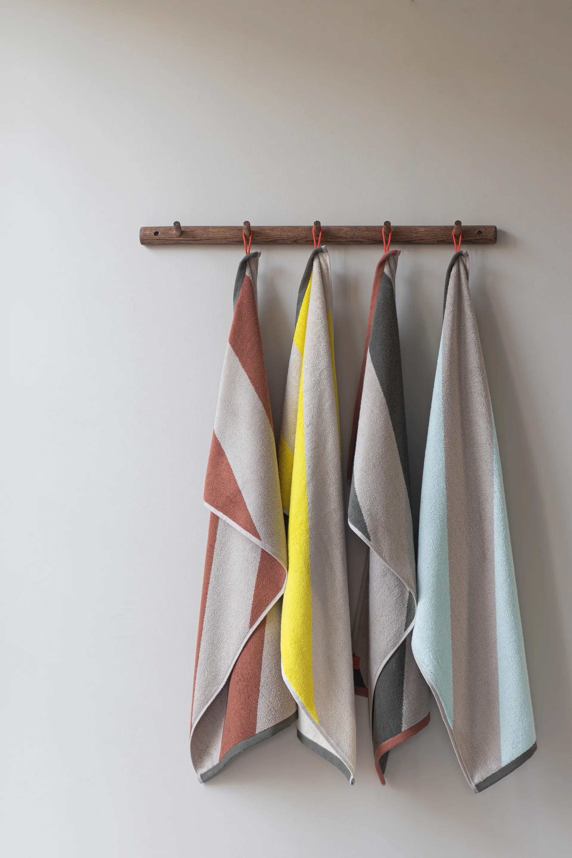 Diagonal towel, Dark olive, 50x90 cm Mette Ditmer