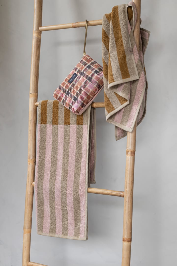 Disorder bath towel, Powder rose Mette Ditmer