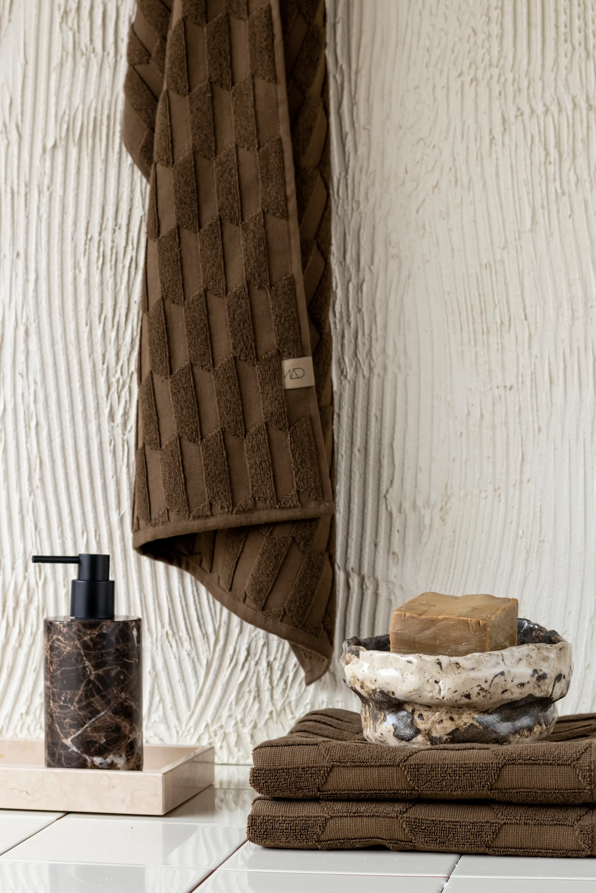 Geo towel 50x95 cm, Chocolate Mette Ditmer