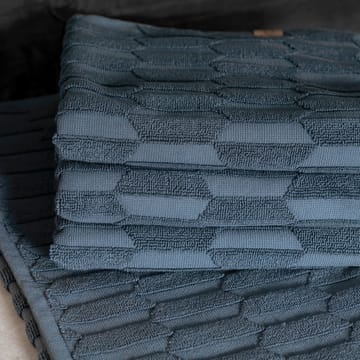 Geo towel 70x133 cm - slate blue - Mette Ditmer