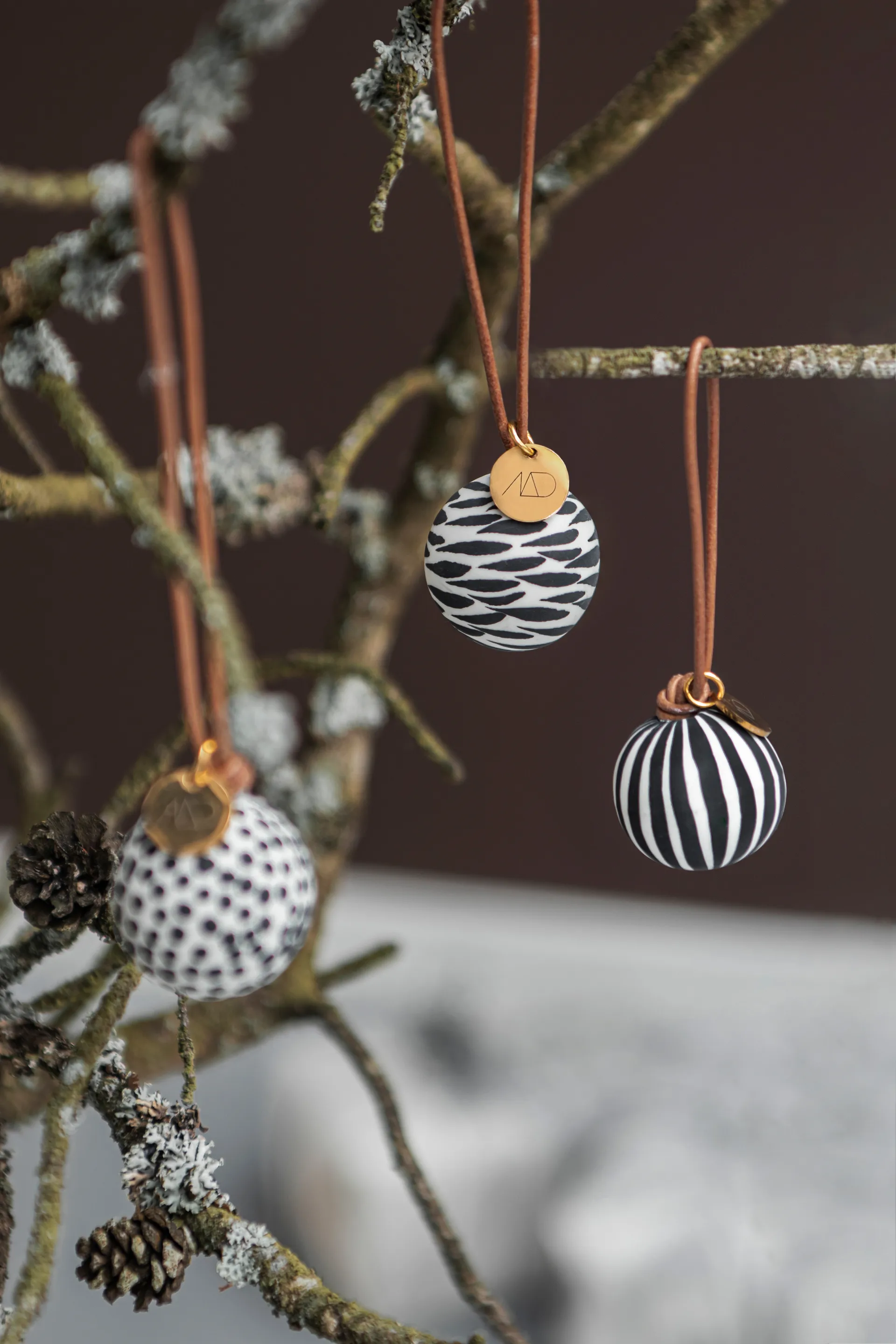 Globe Christmas bauble 3 pieces, Black Mette Ditmer