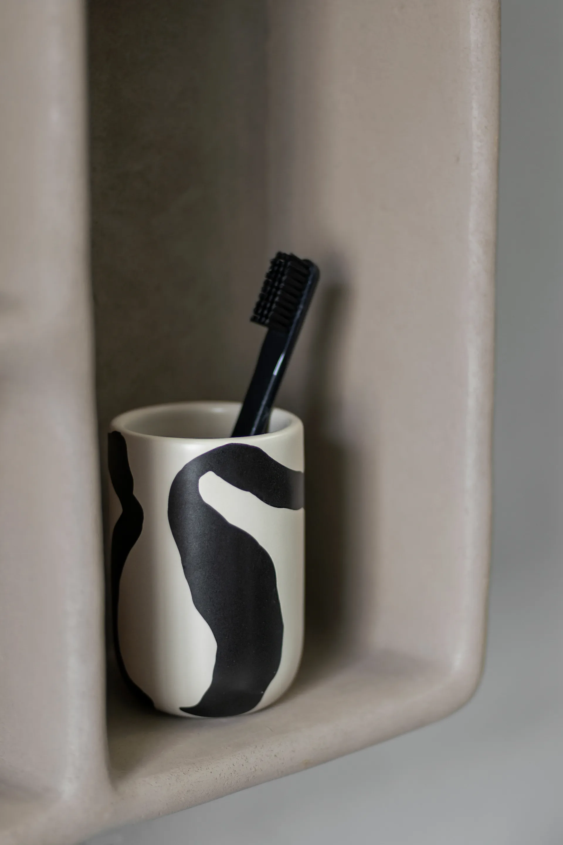 Icon toothbrush holder, Off-white Mette Ditmer