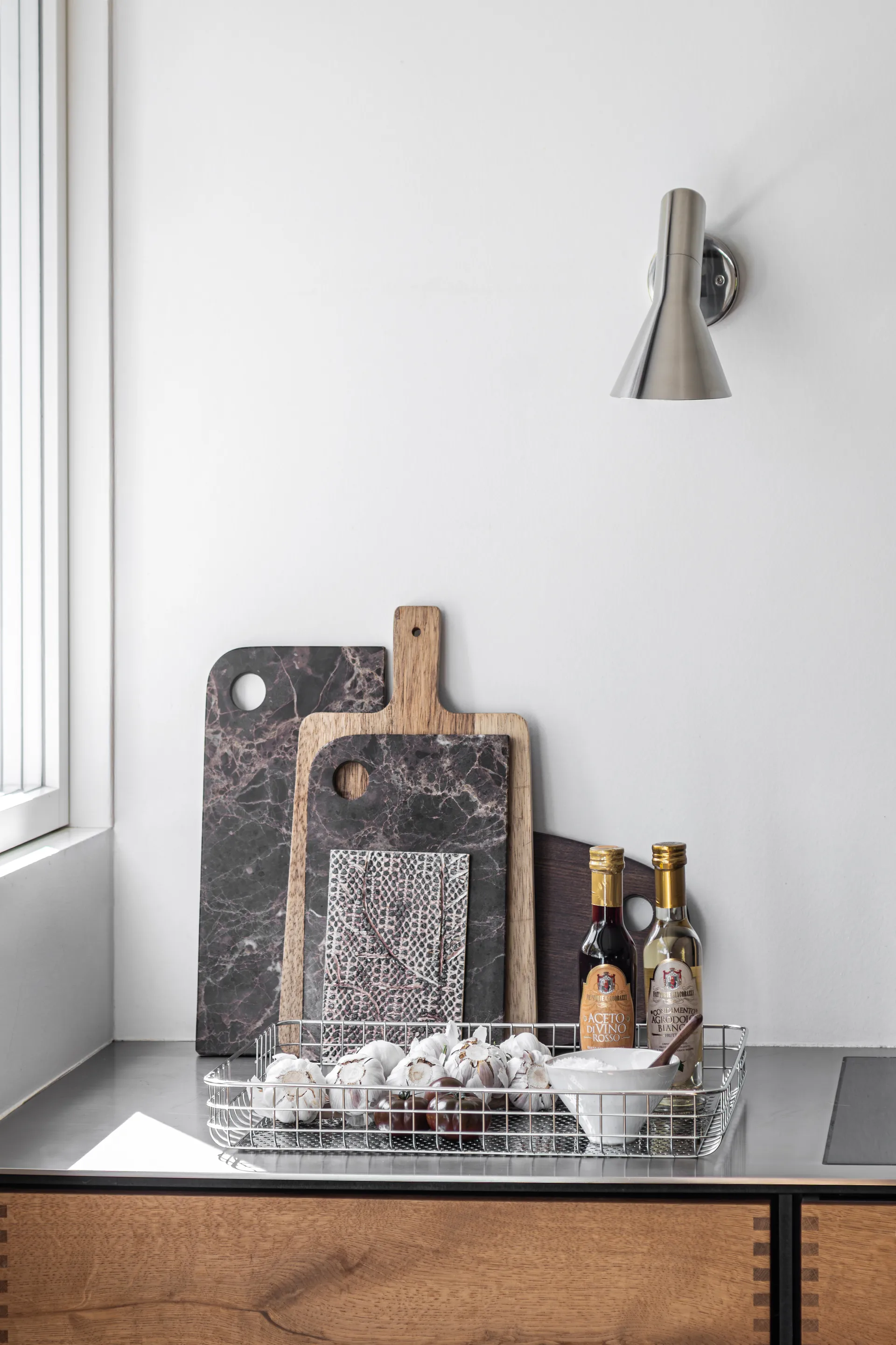 Lift serving tray 33.5x45.5 cm, Chrome Mette Ditmer