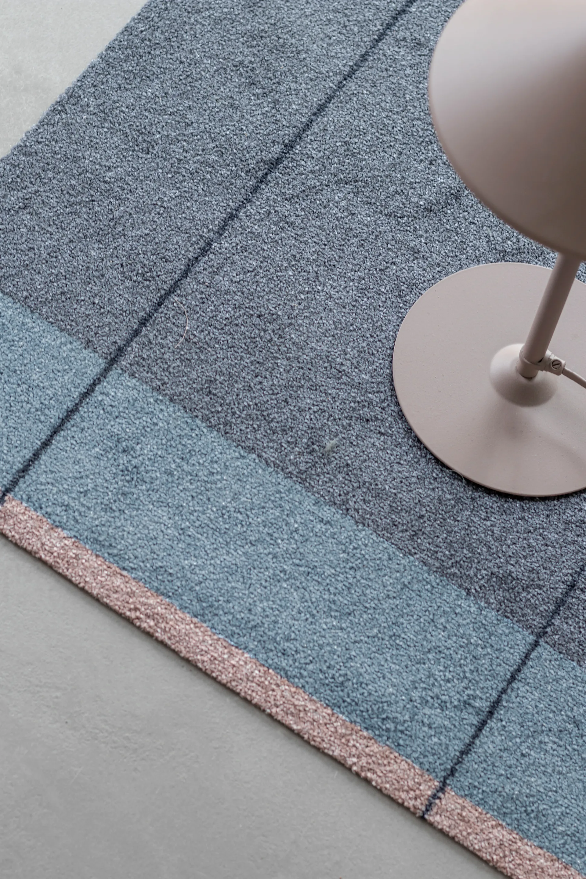 Linea rug allround, Dark grey Mette Ditmer