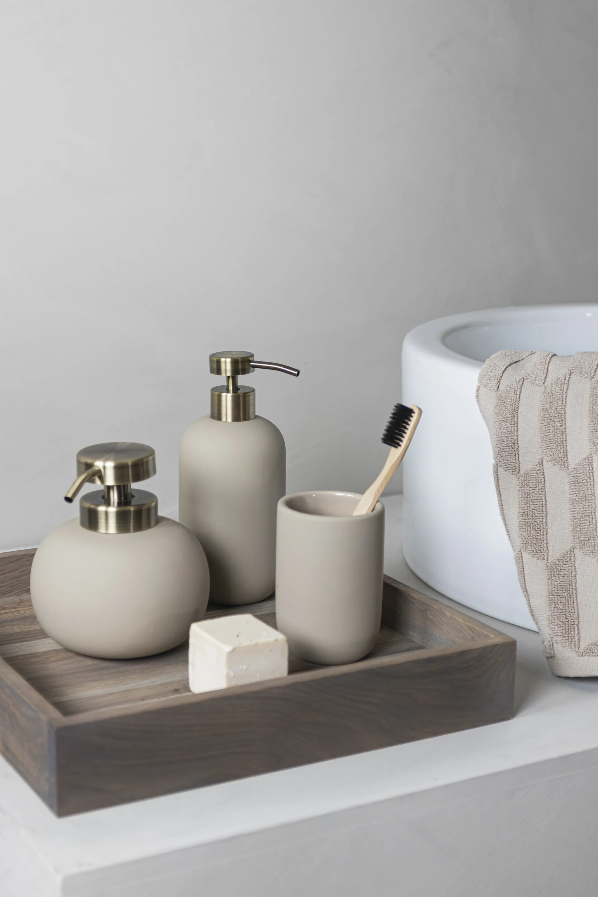 Lotus soap dispenser high, Sand Mette Ditmer