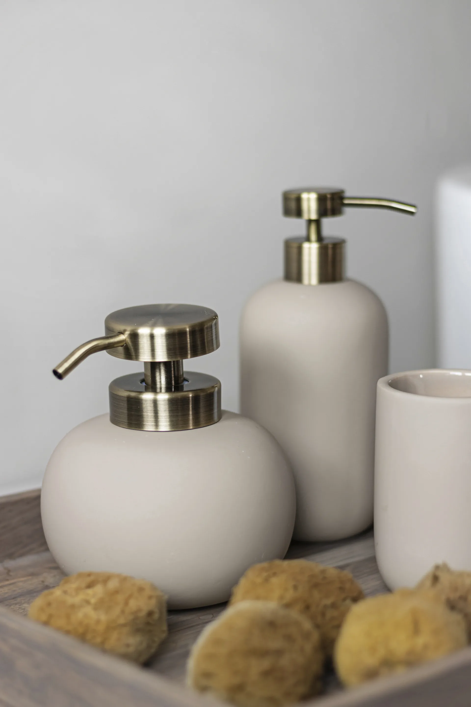 Lotus soap dispenser high, Sand Mette Ditmer