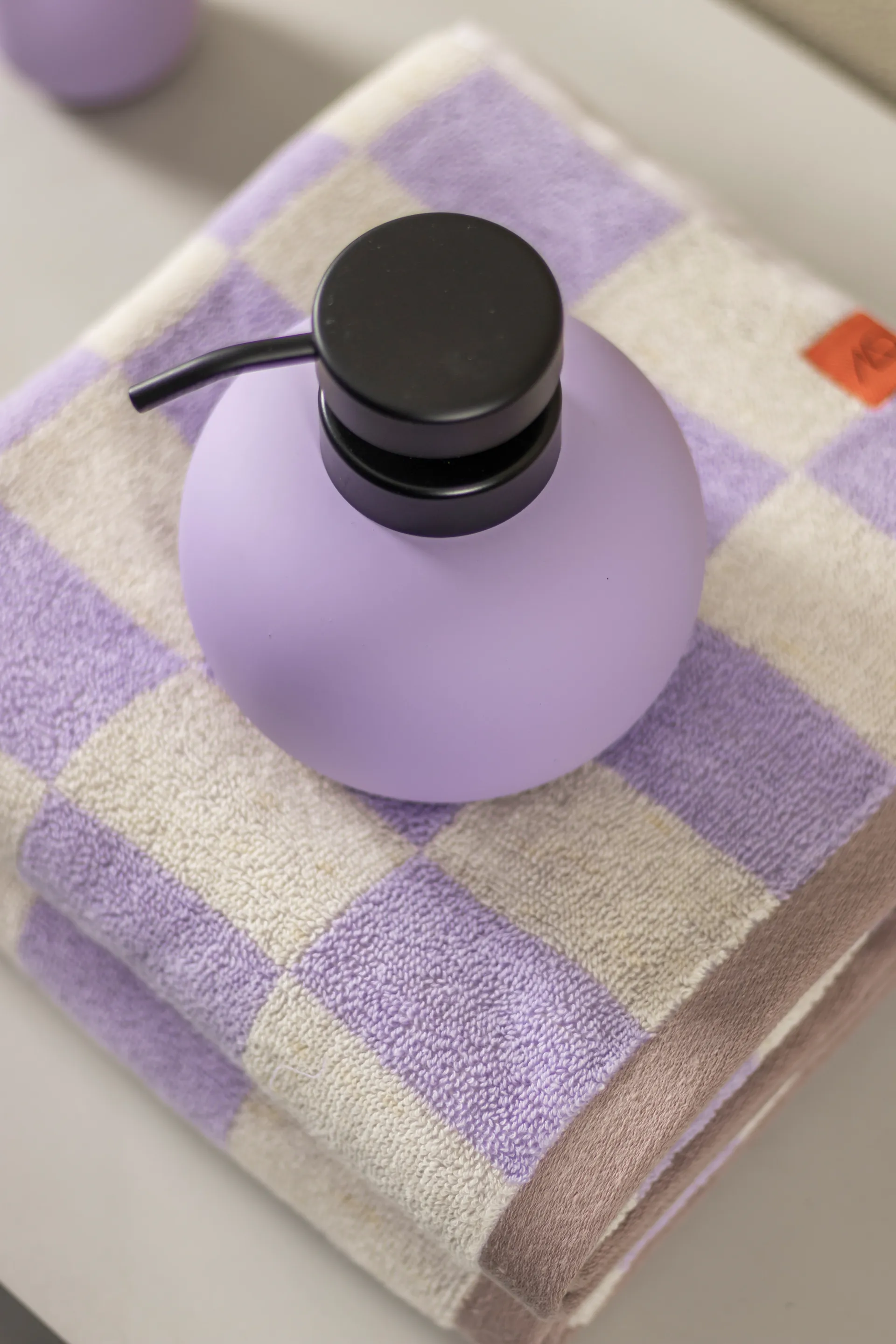 Lotus soap dispenser, Light lilac Mette Ditmer