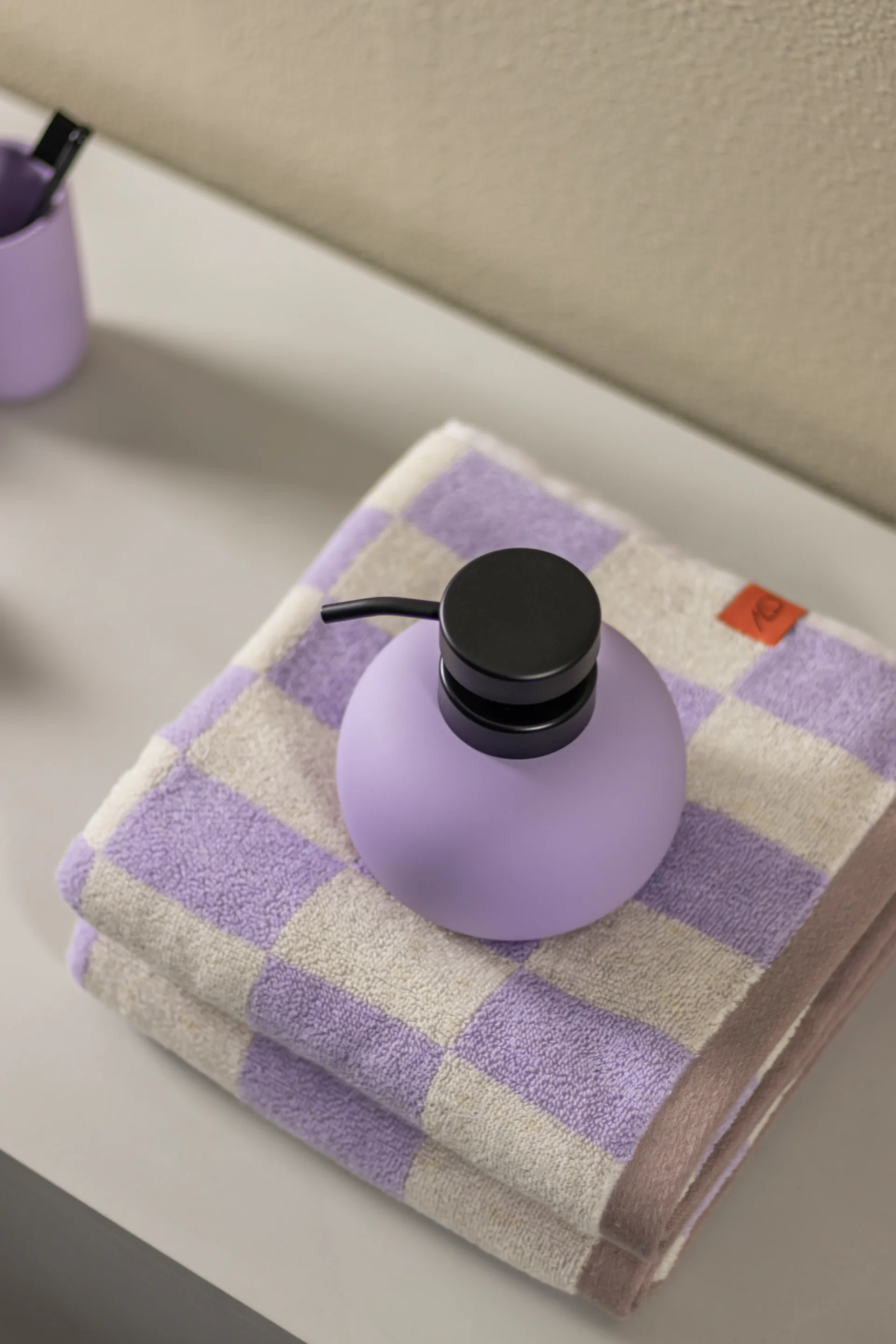 Lotus soap dispenser, Light lilac Mette Ditmer