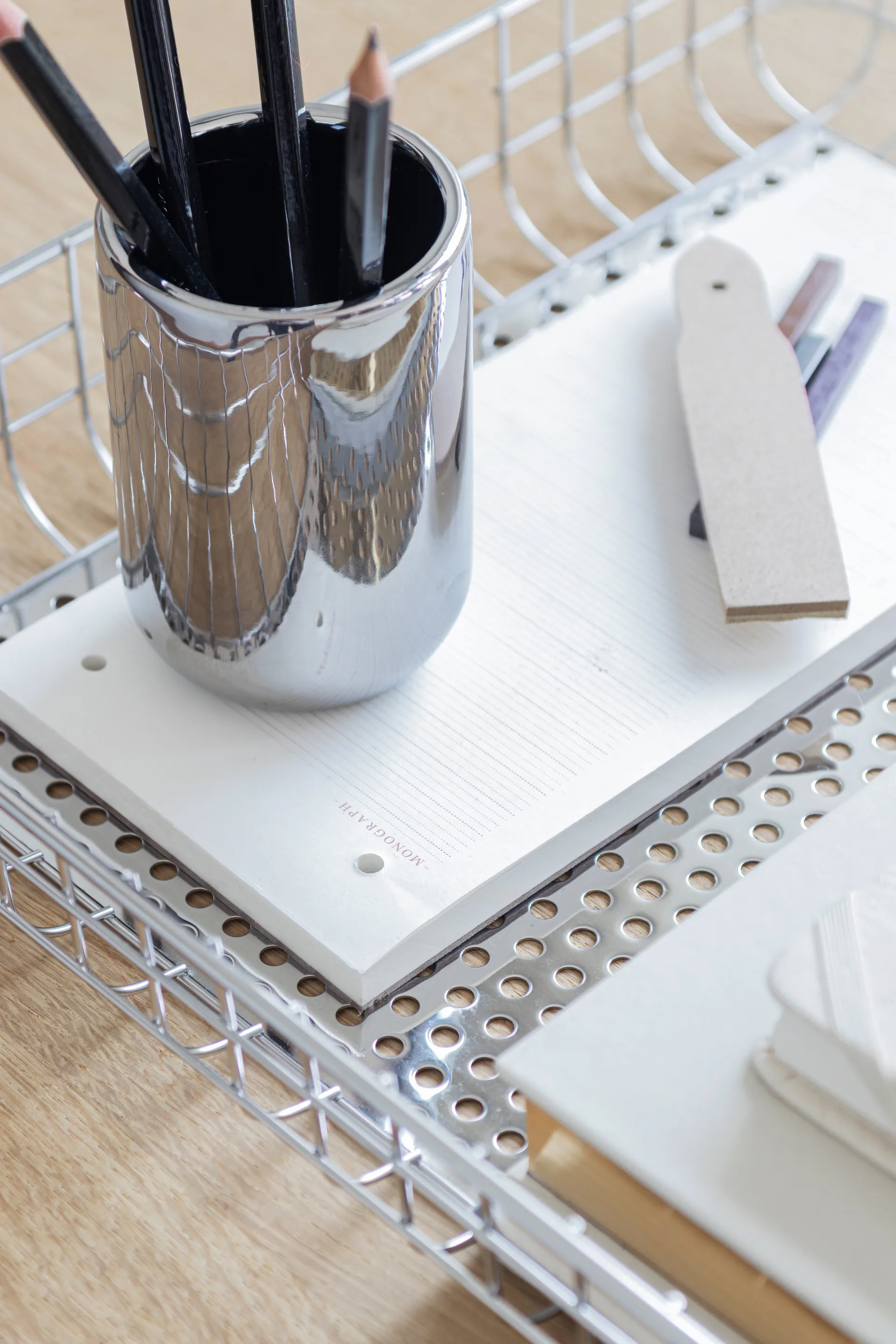 Lotus tooth brush holder, Chrome Mette Ditmer