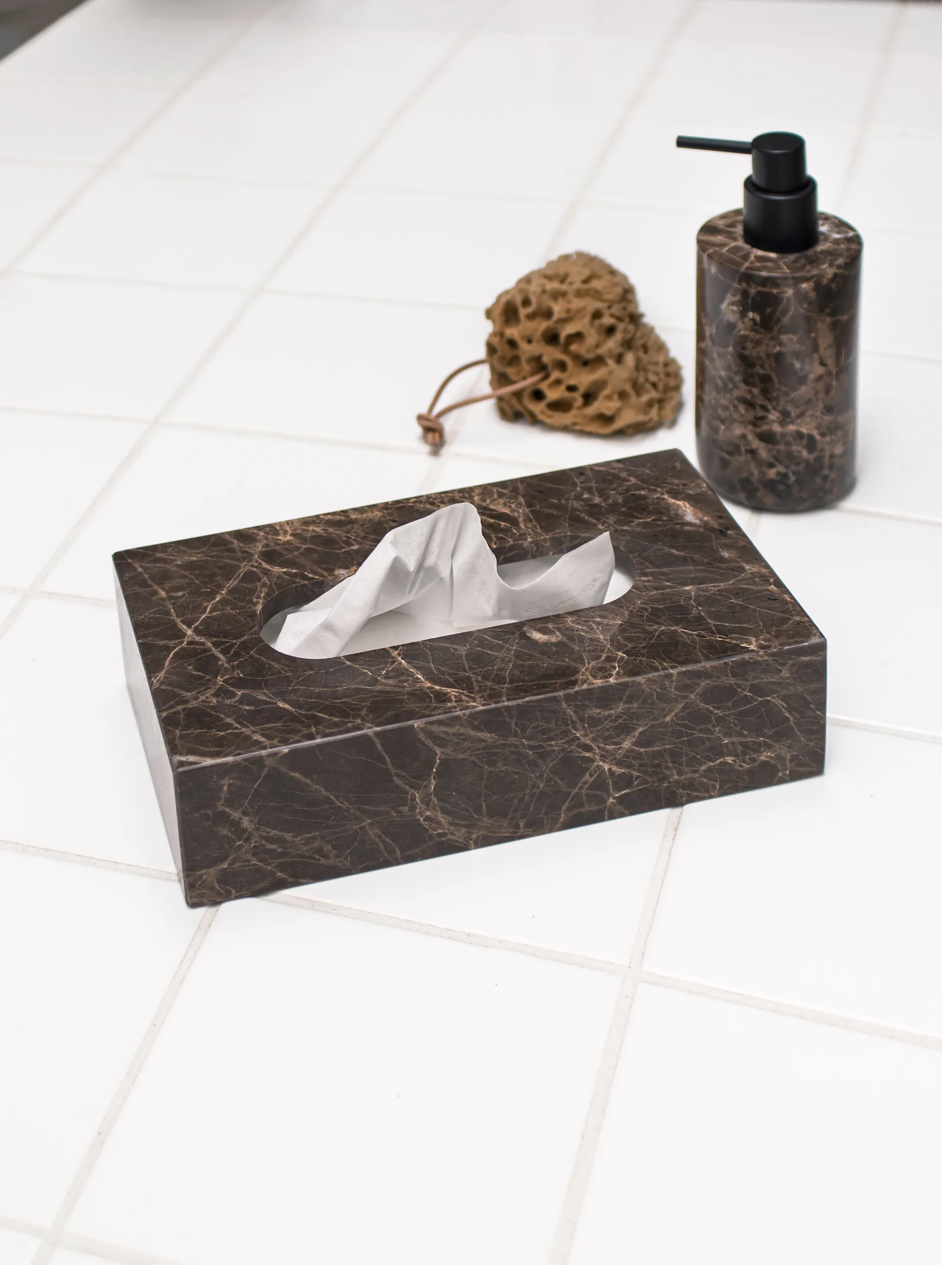 Marble tissue box 14x25.5 cm, Brown Mette Ditmer